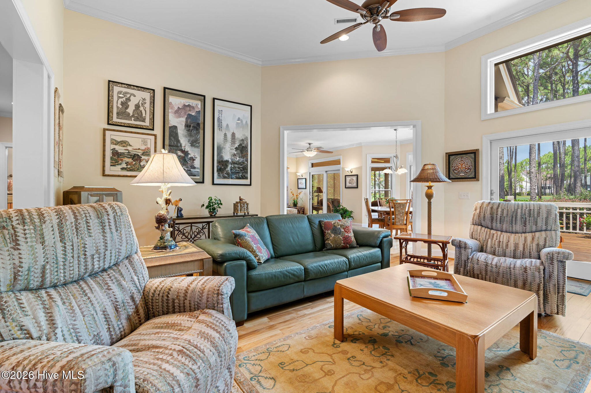 100548545 | Photo 21