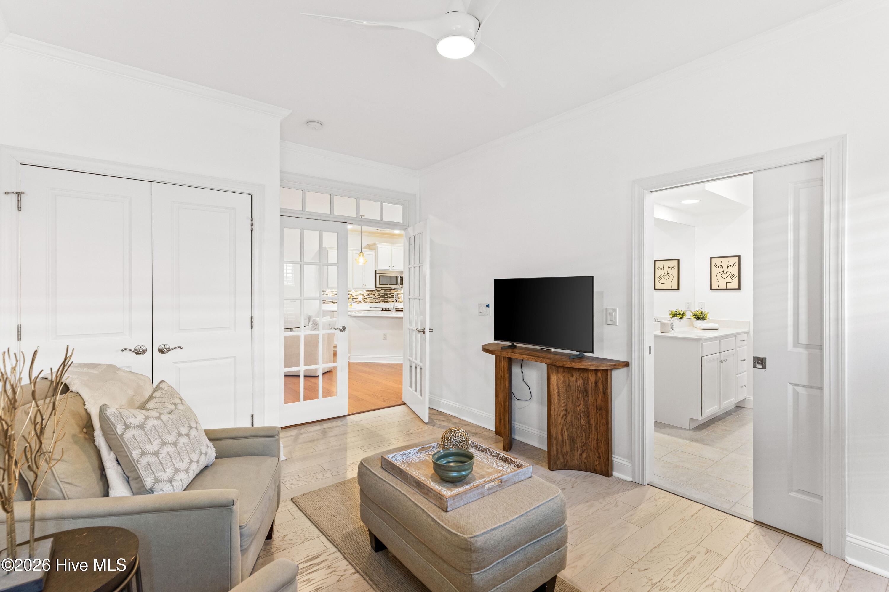 100552646 | Photo 25