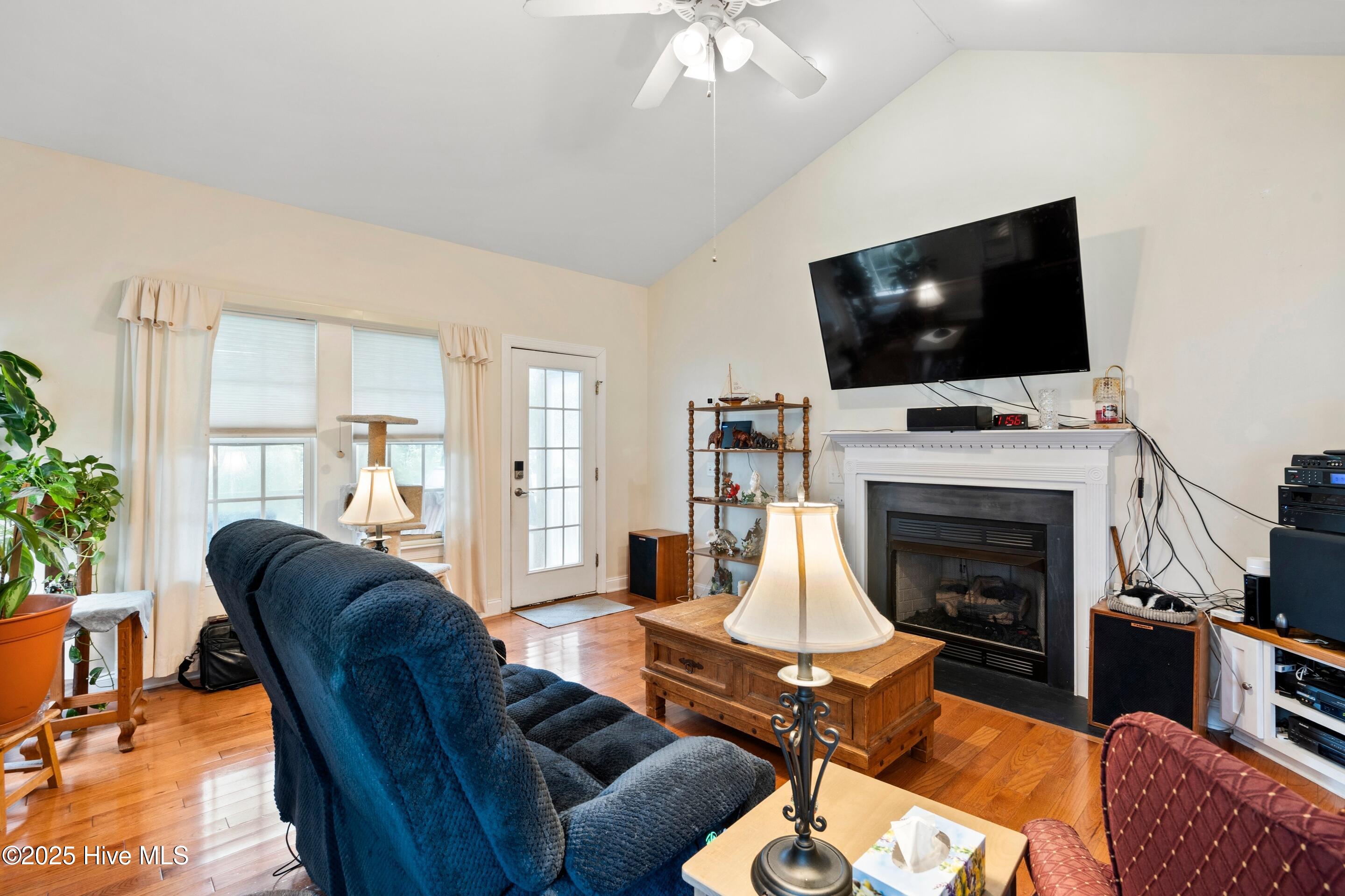 100522609 | Photo 17