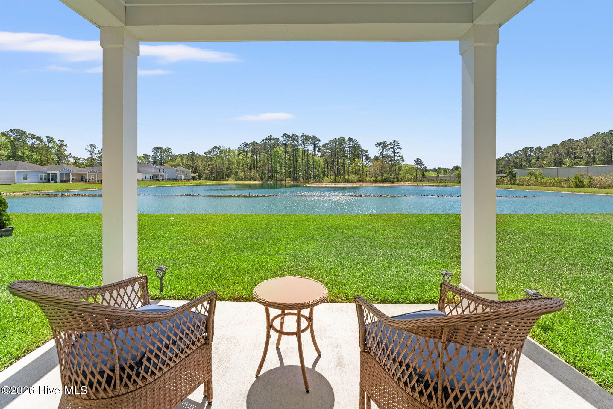 100566153 | Photo 35