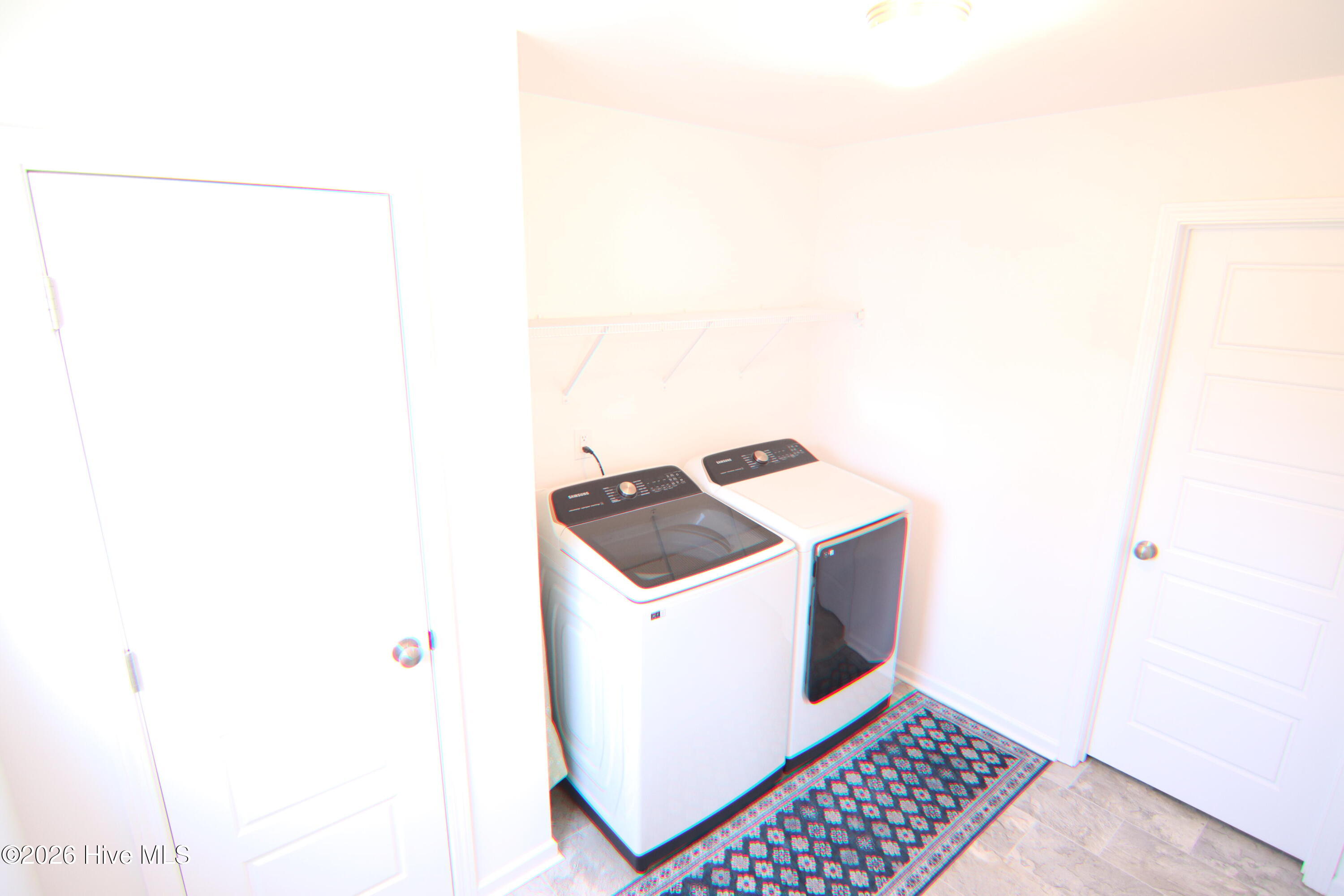 100565825 | Photo 23