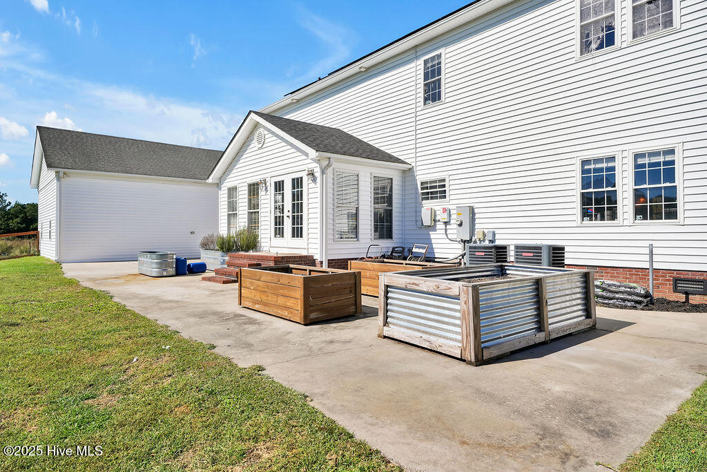 100537845 | Photo 11