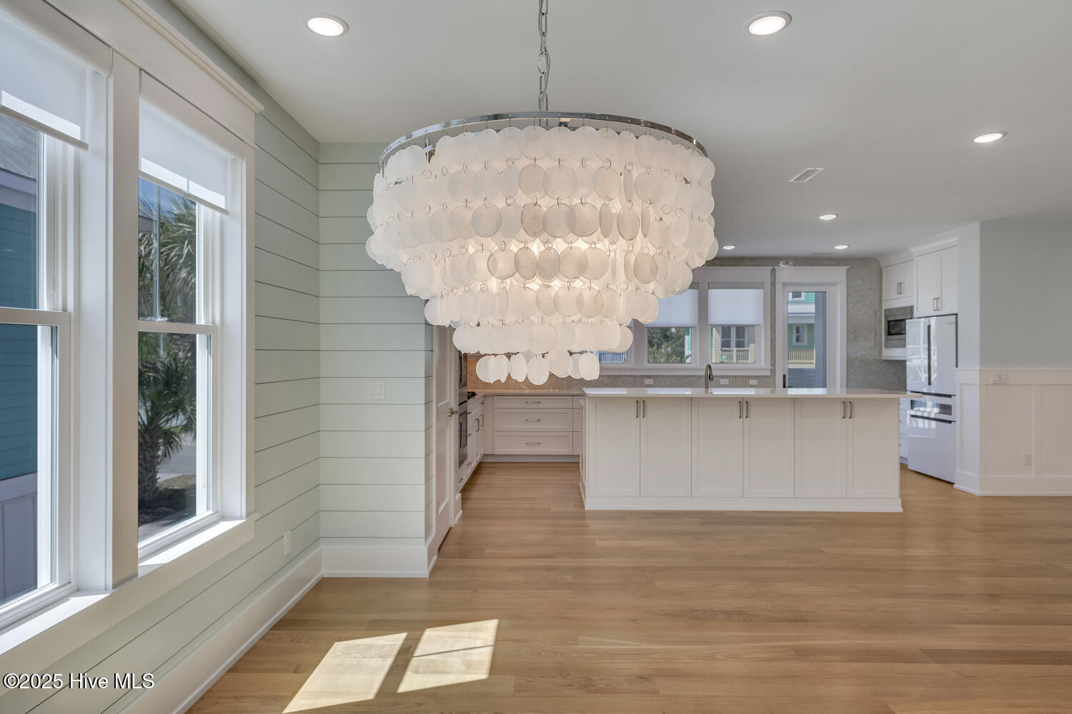 100537523 | Photo 11