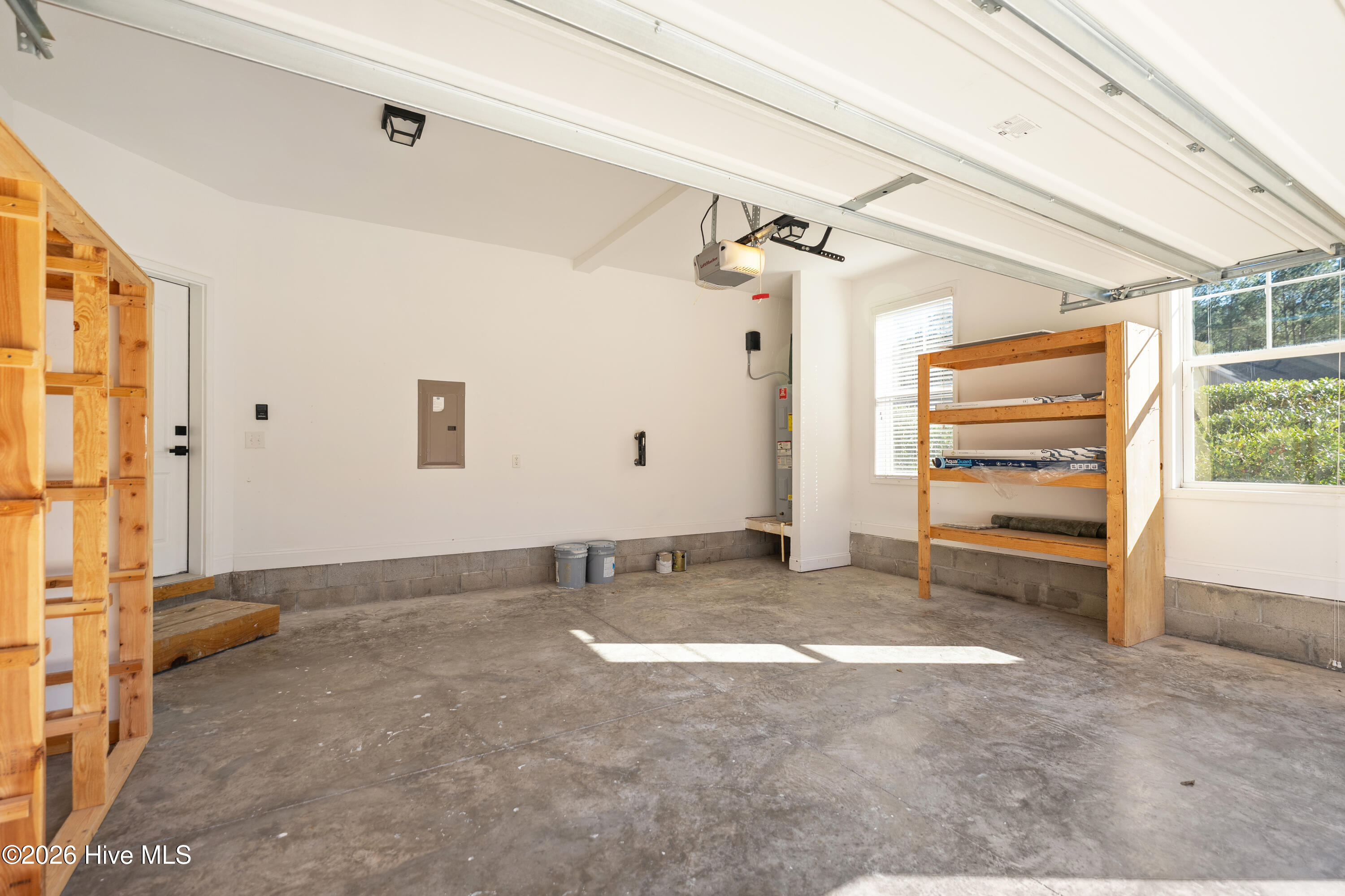 100548088 | Photo 23