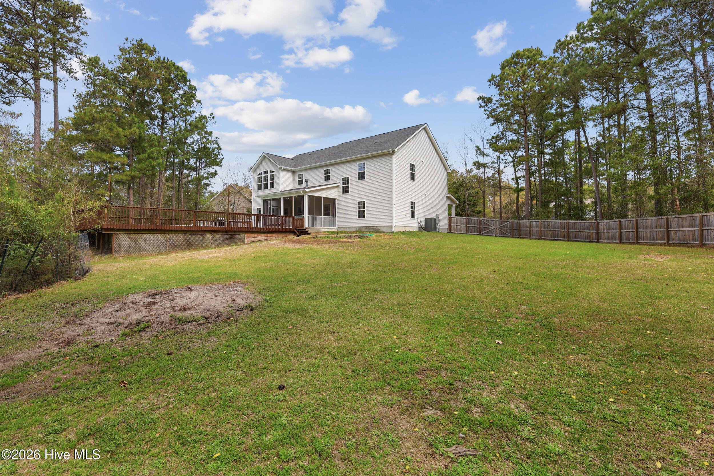 100562179 | Photo 60