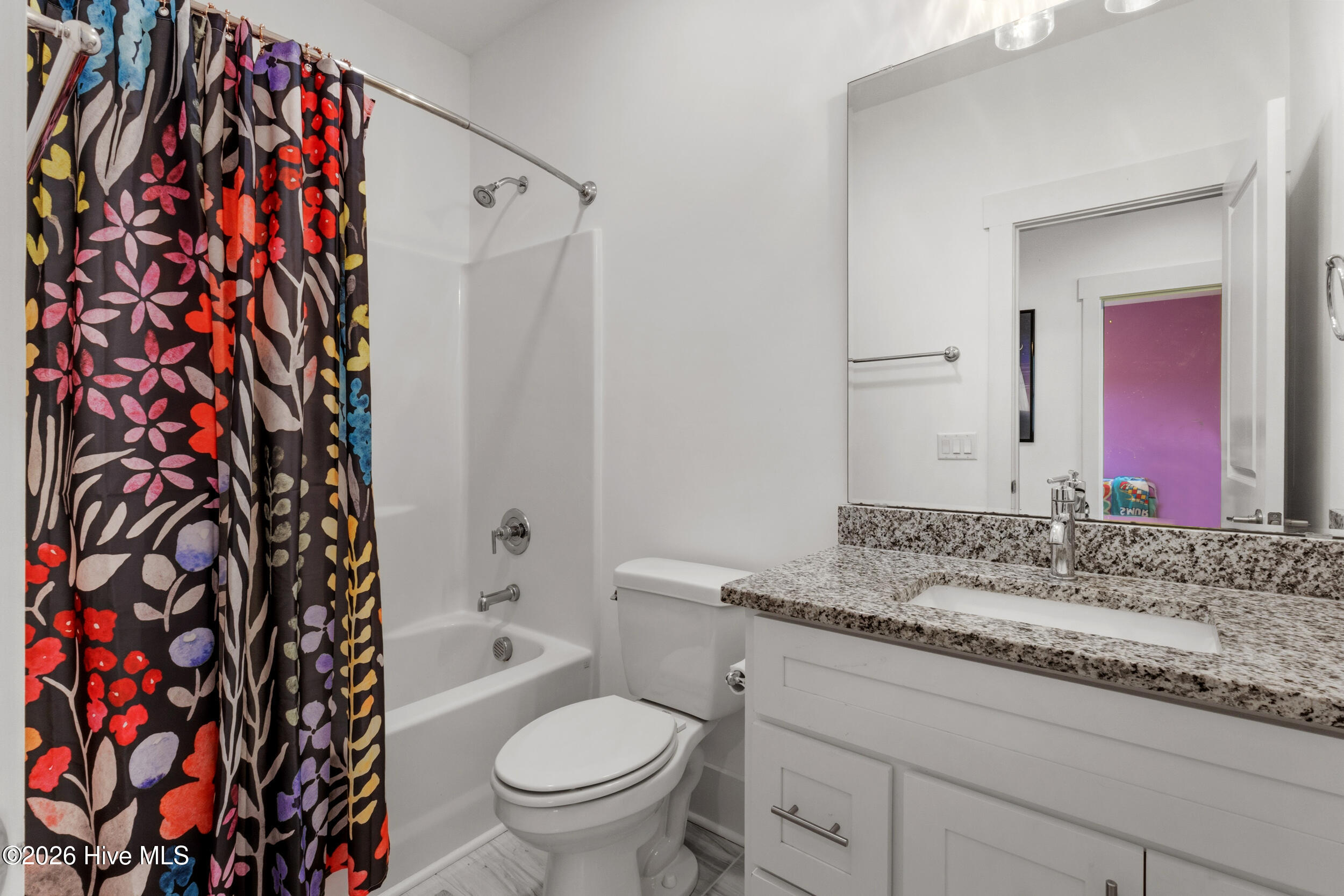 100564391 | Photo 30