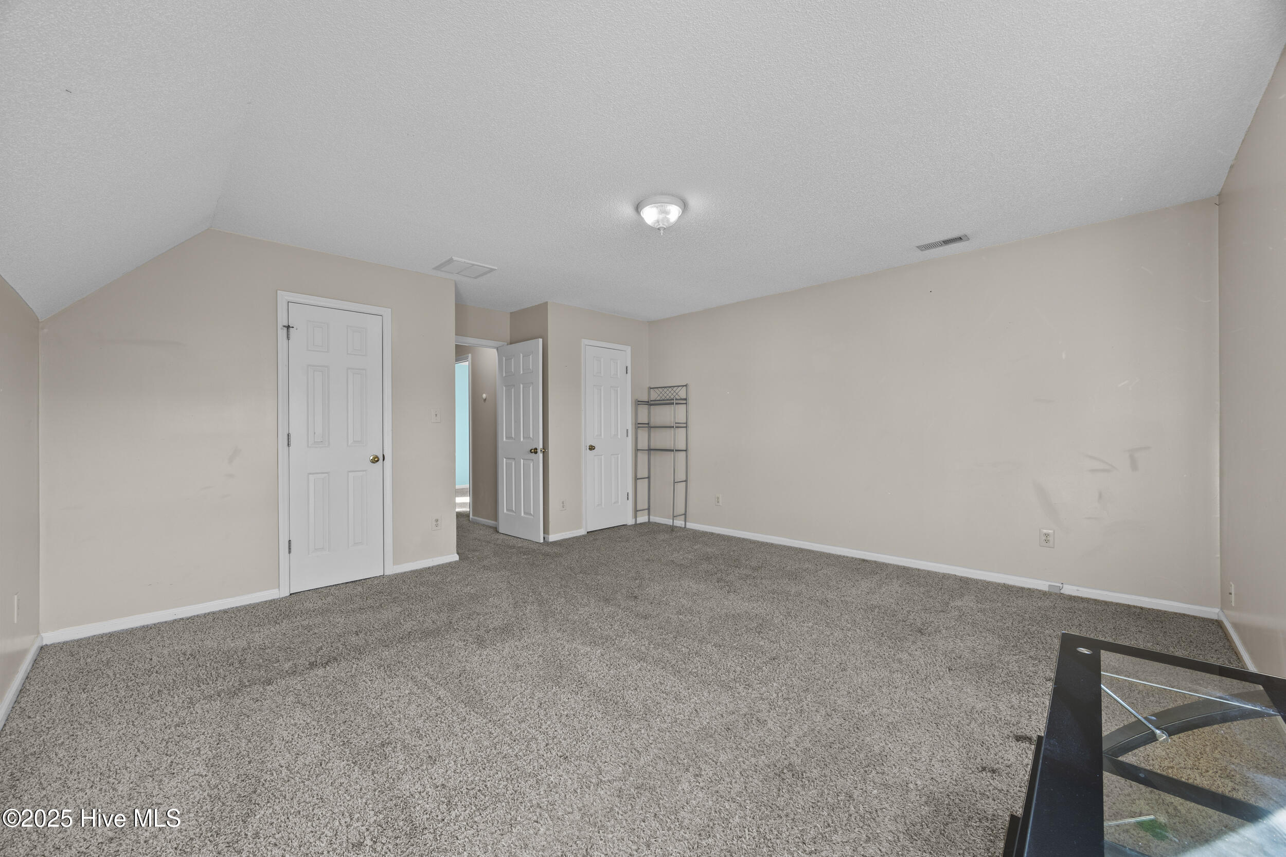 100545439 | Photo 32