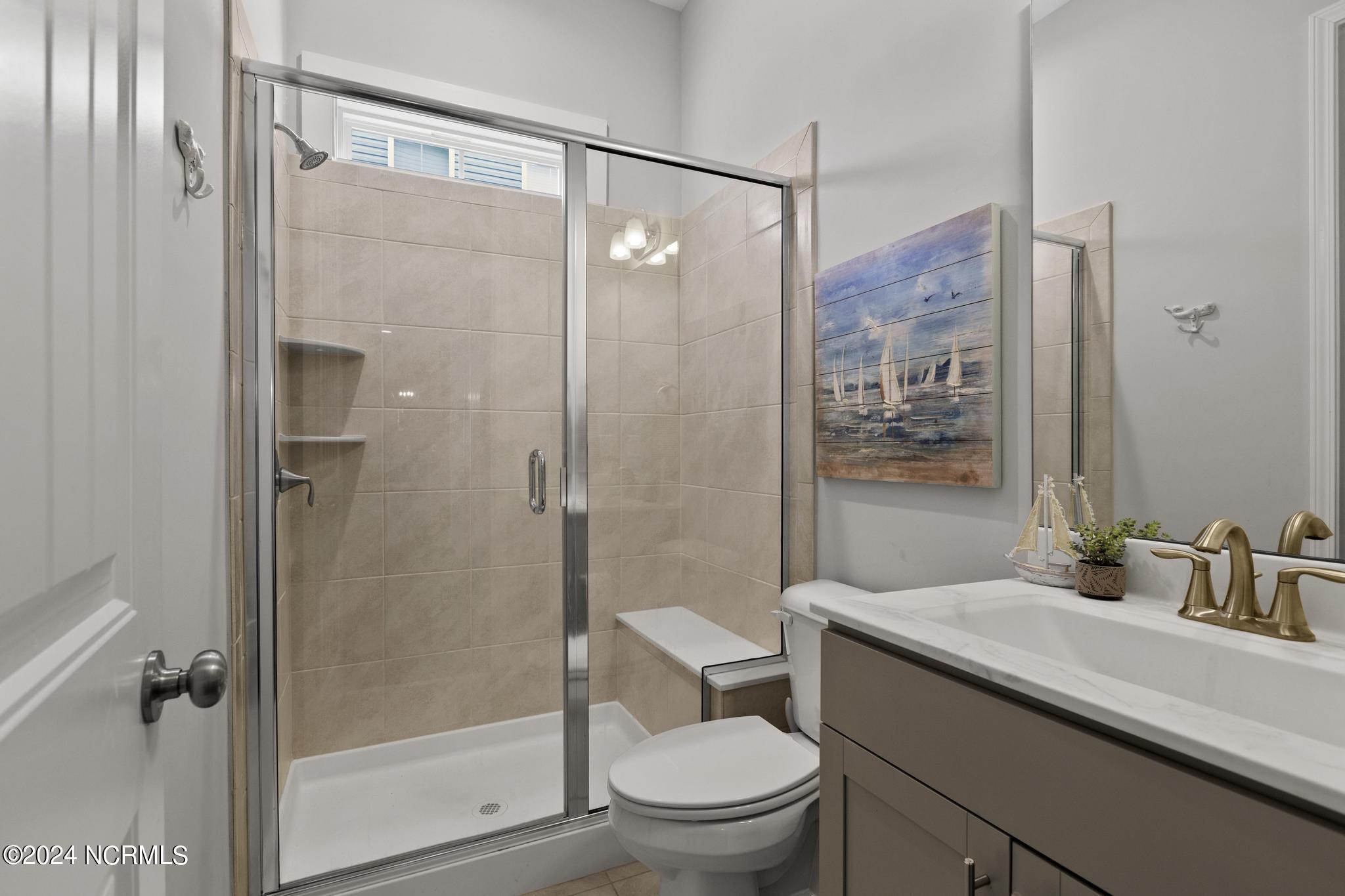 100567760 | Photo 19