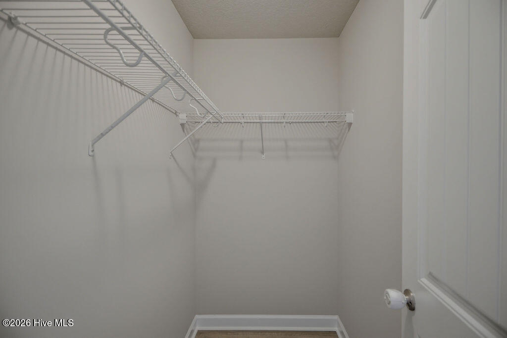 100568501 | Photo 40