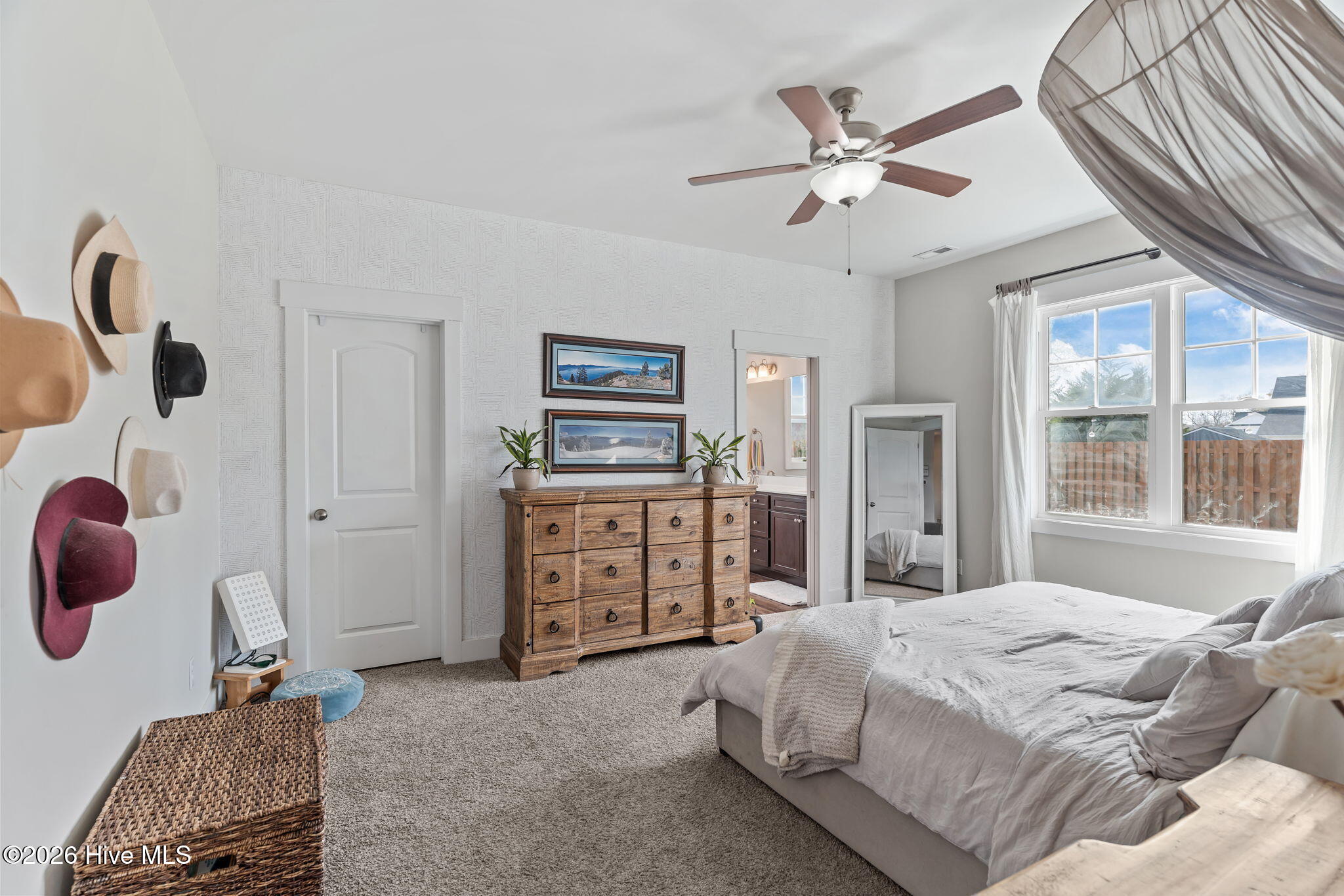 100558156 | Photo 27