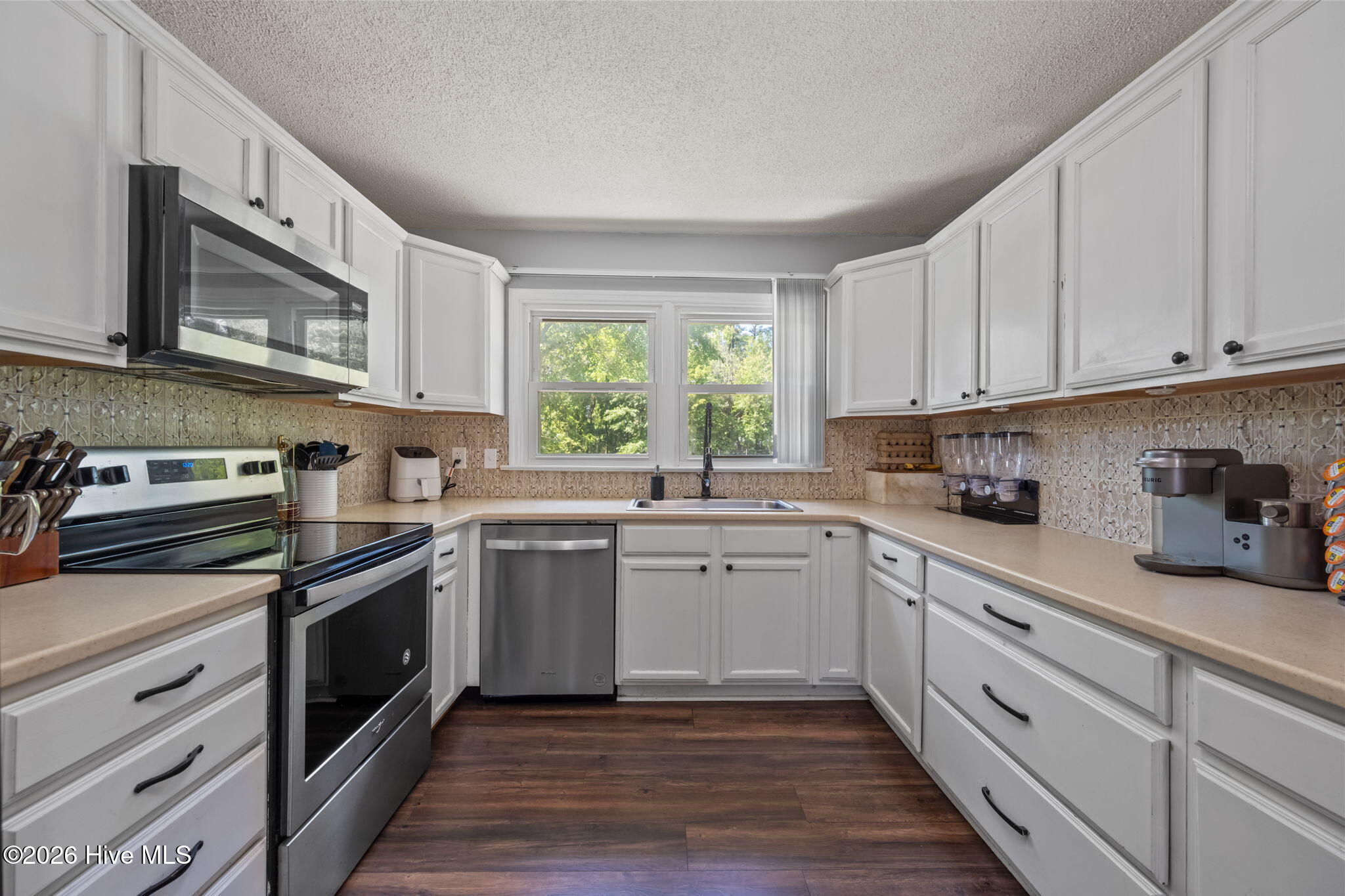 100569028 | Photo 26