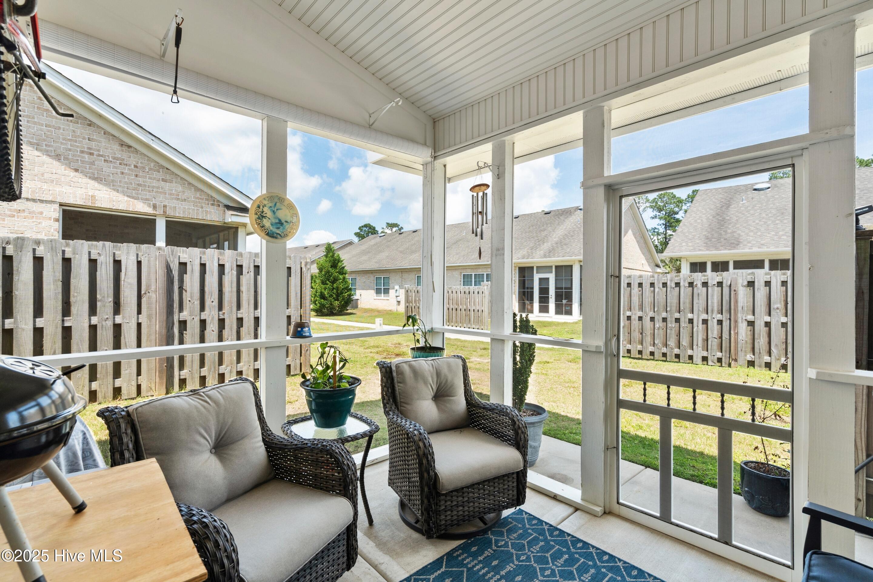 100512963 | Photo 39