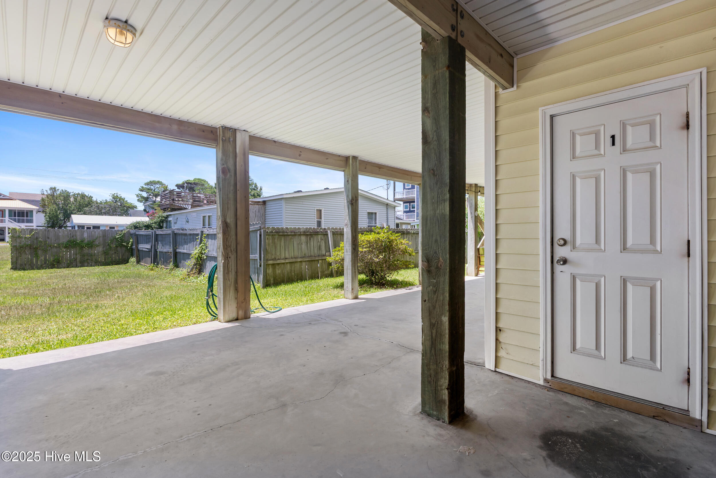 100520349 | Photo 32