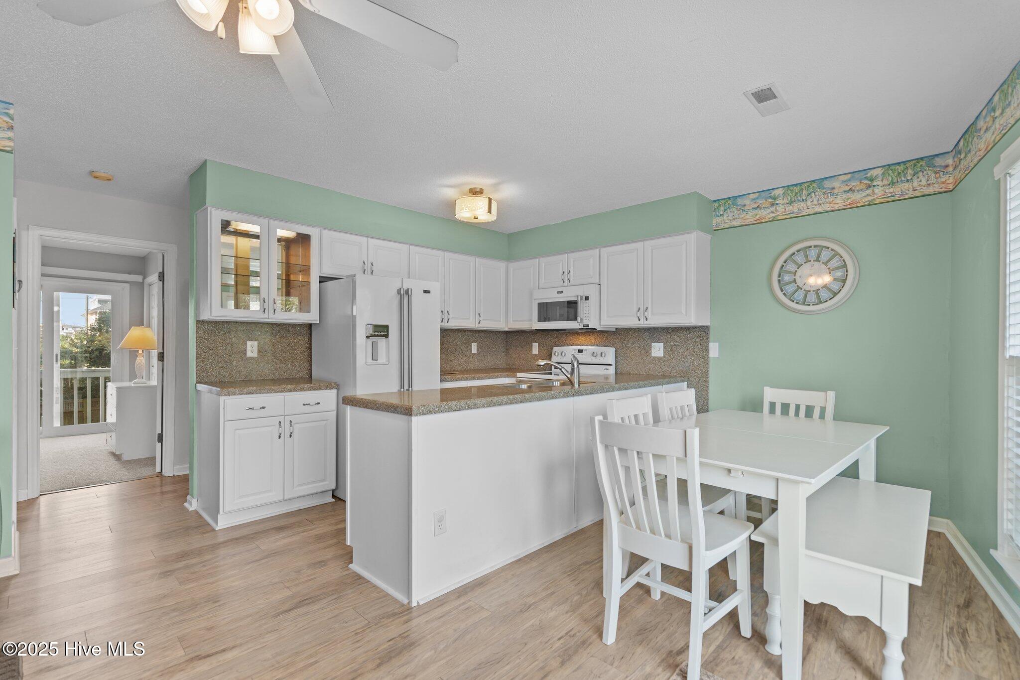 100554809 | Photo 11