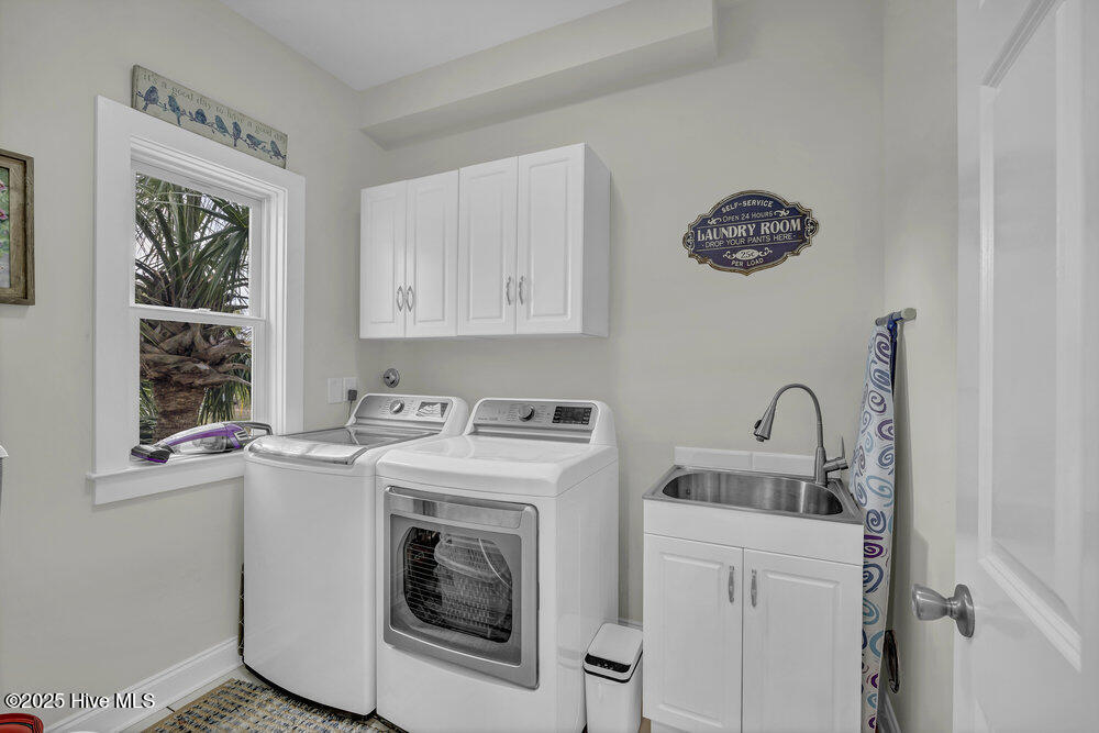 100542782 | Photo 35