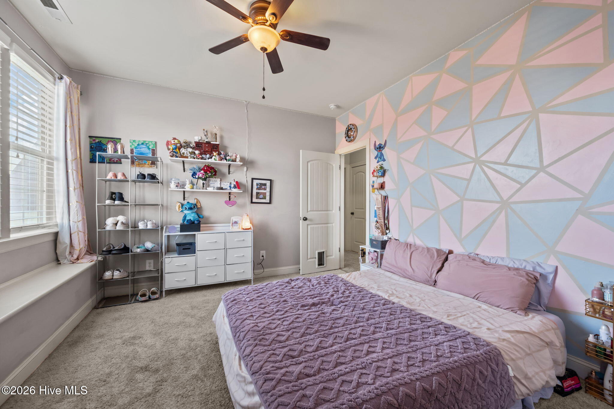 100564669 | Photo 27