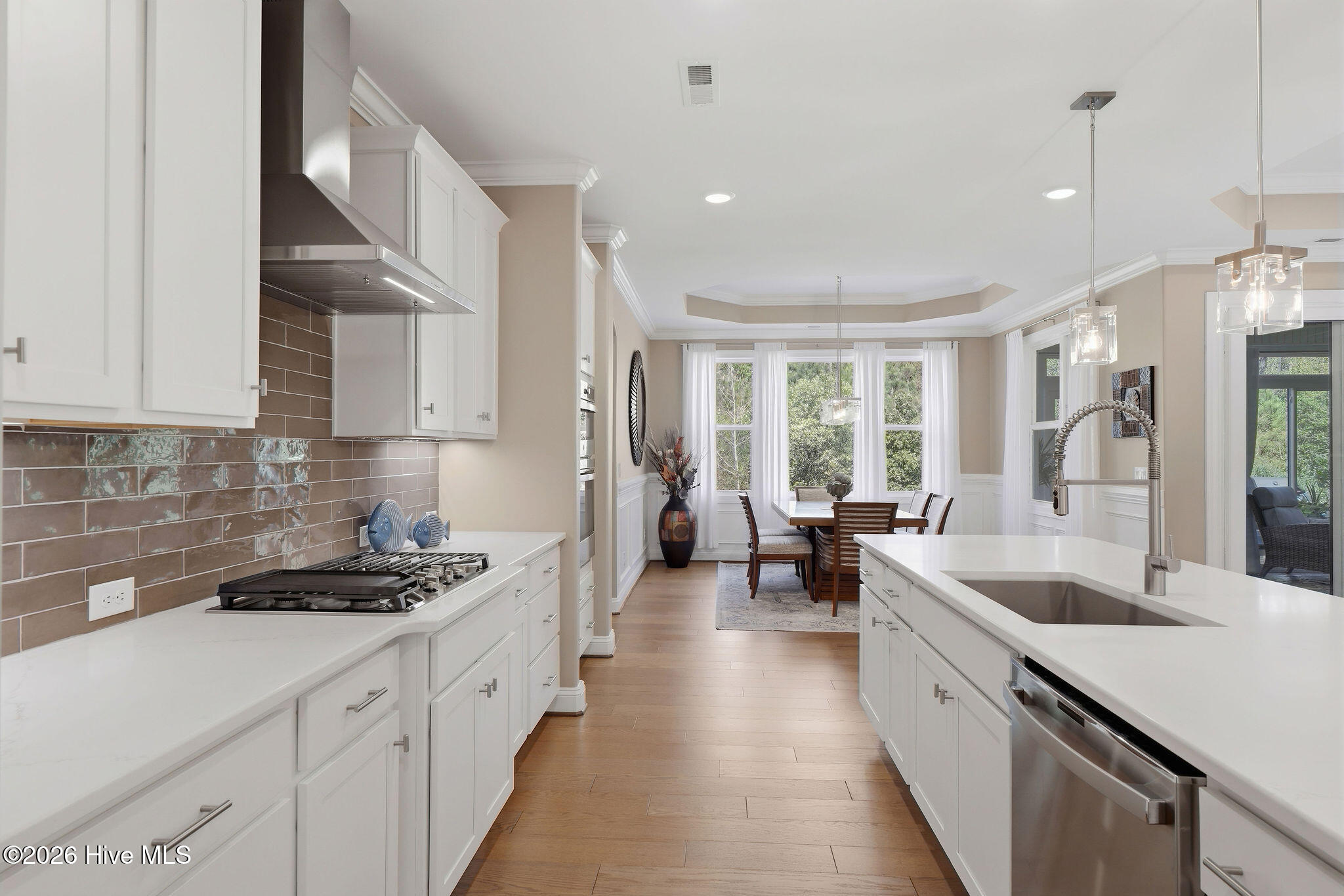 100564757 | Photo 37