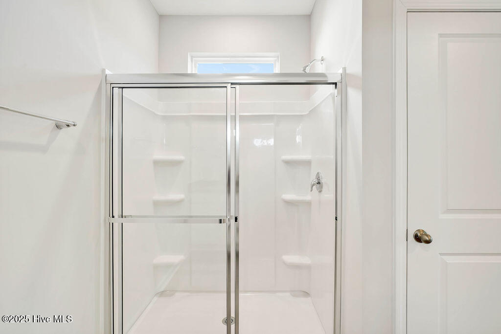 100561109 | Photo 28