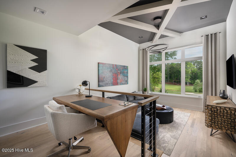 100514729 | Photo 25