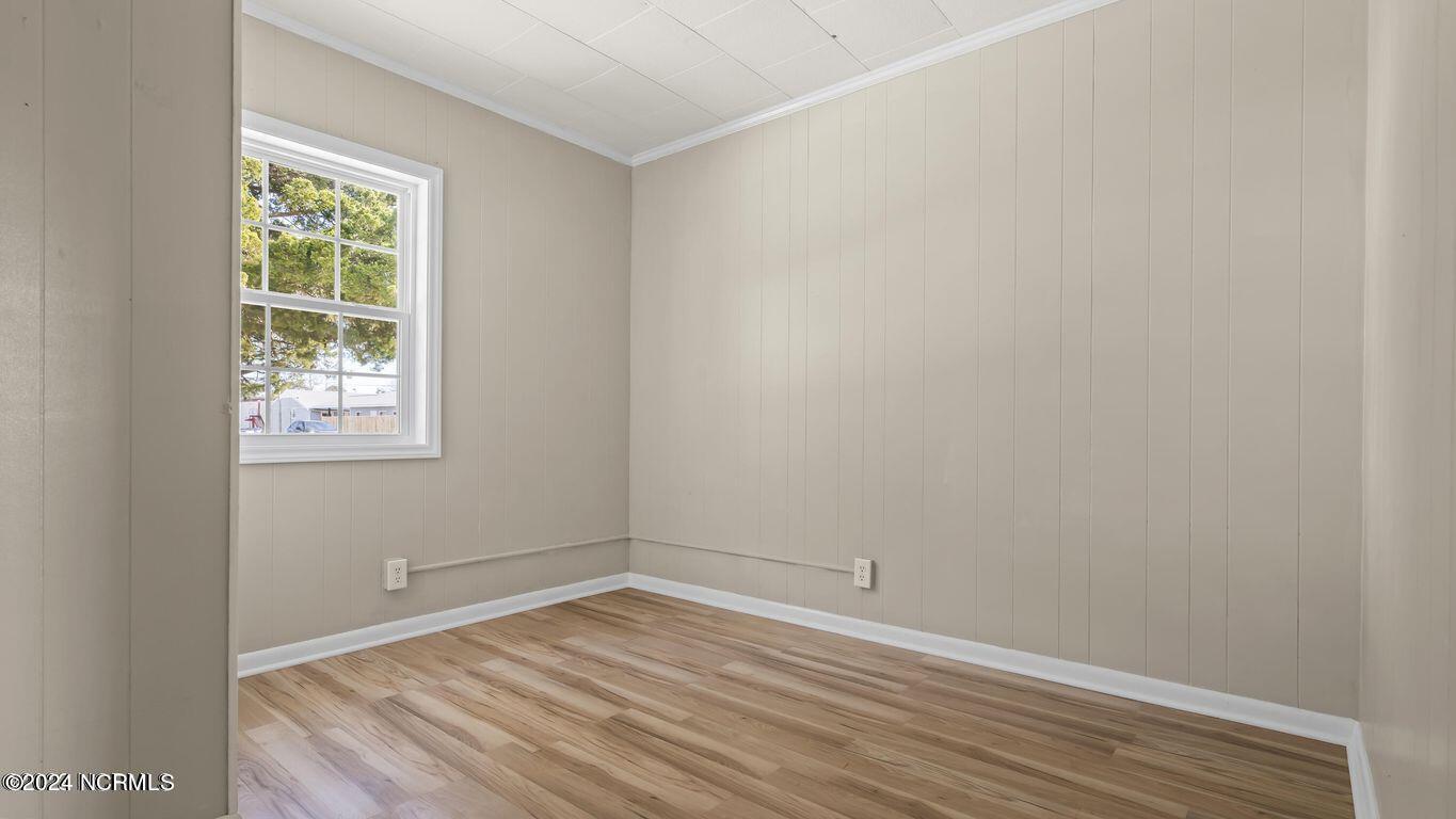 100560766 | Photo 13