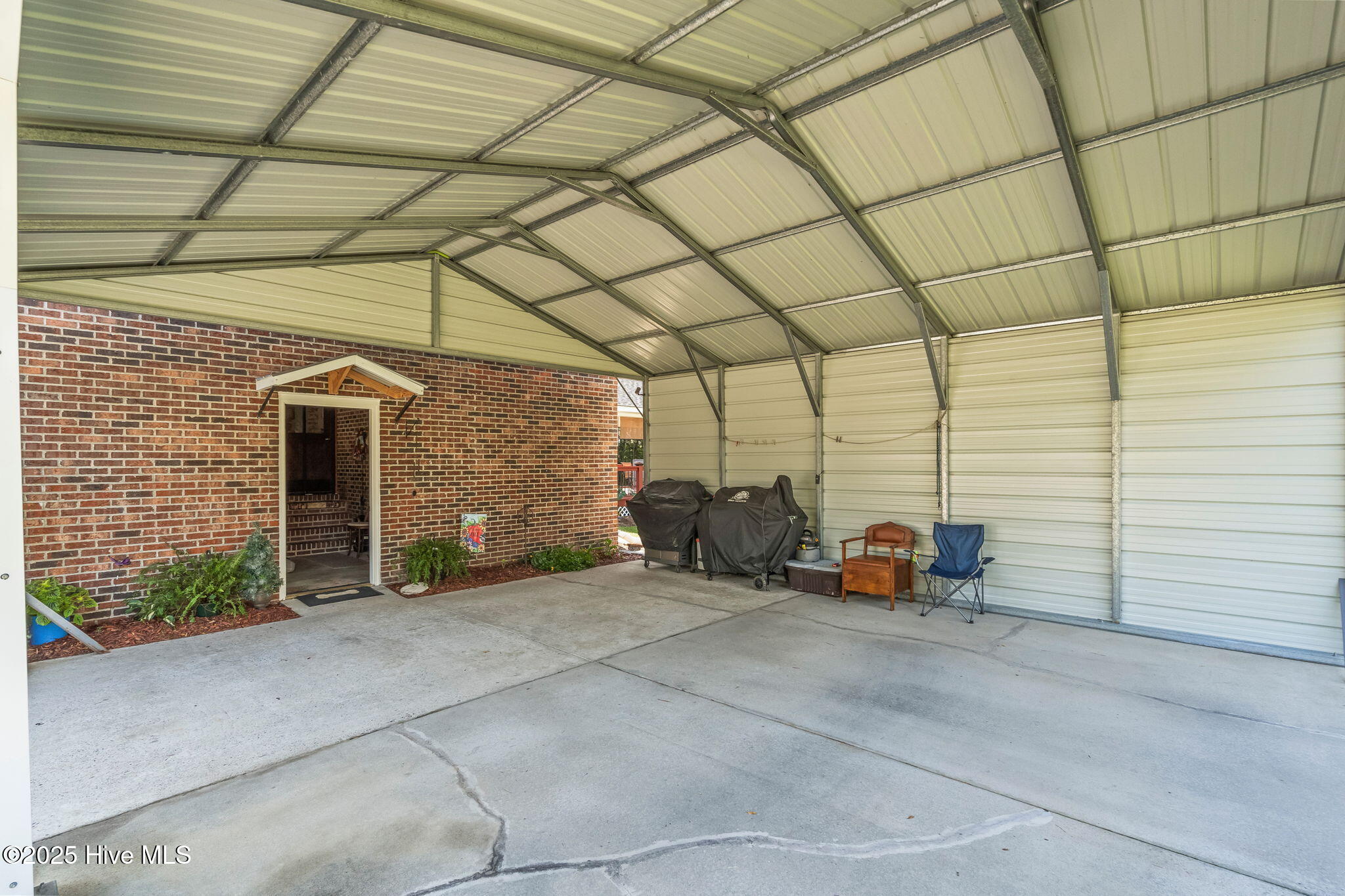 100532446 | Photo 51