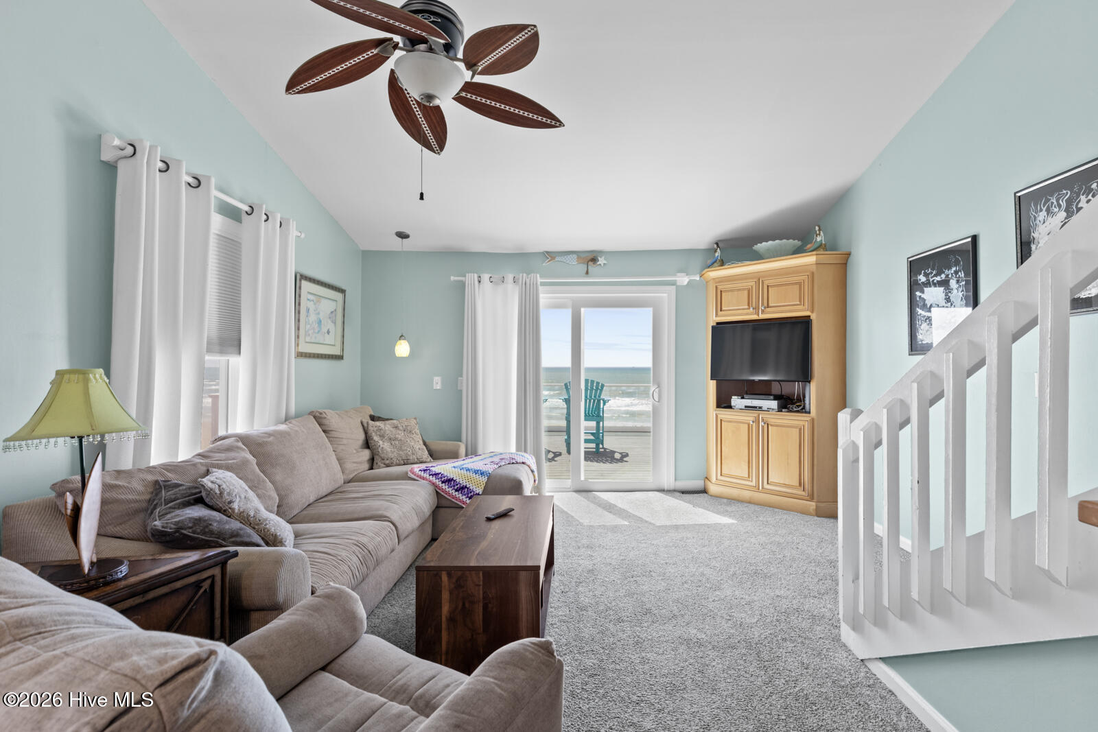 100569371 | Photo 24