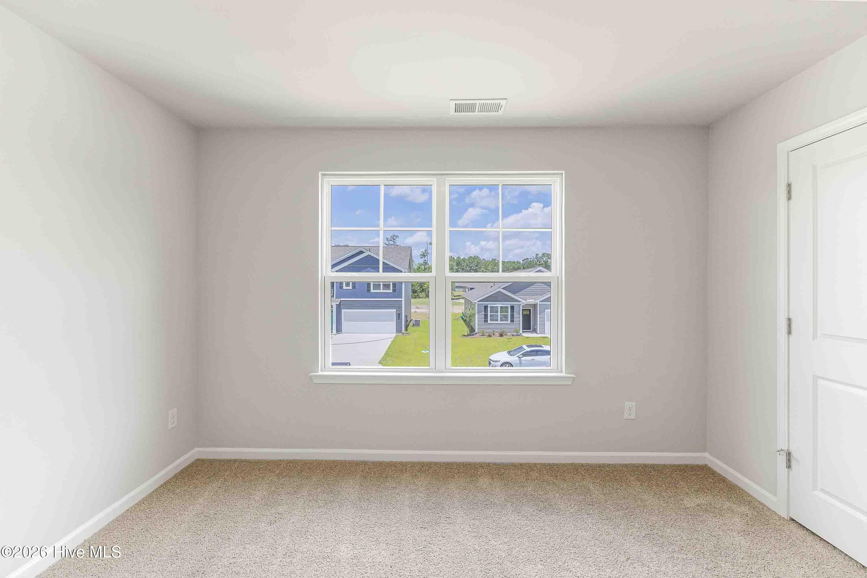 100564183 | Photo 32