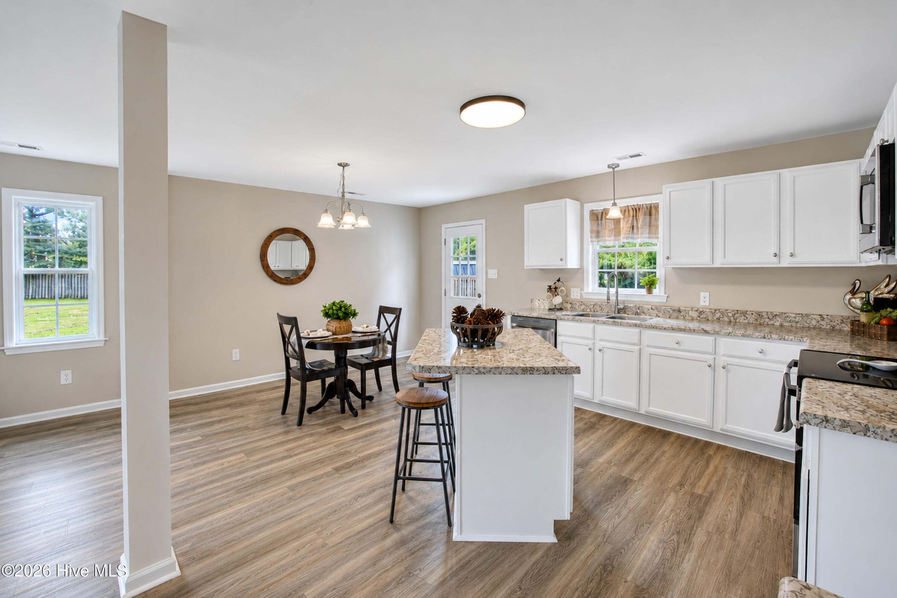 303 Big Tree Lane,Chinquapin