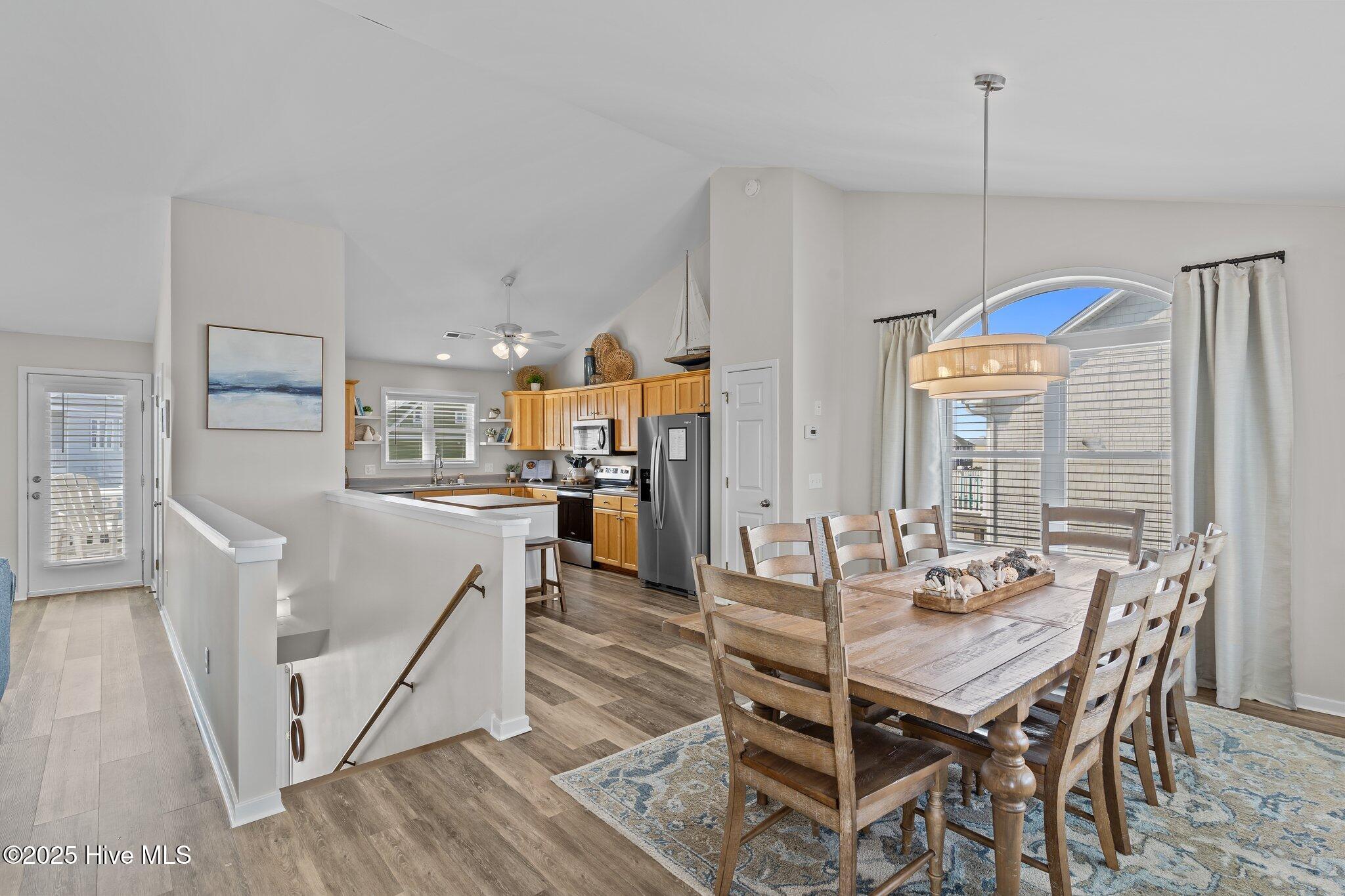 100529383 | Photo 10