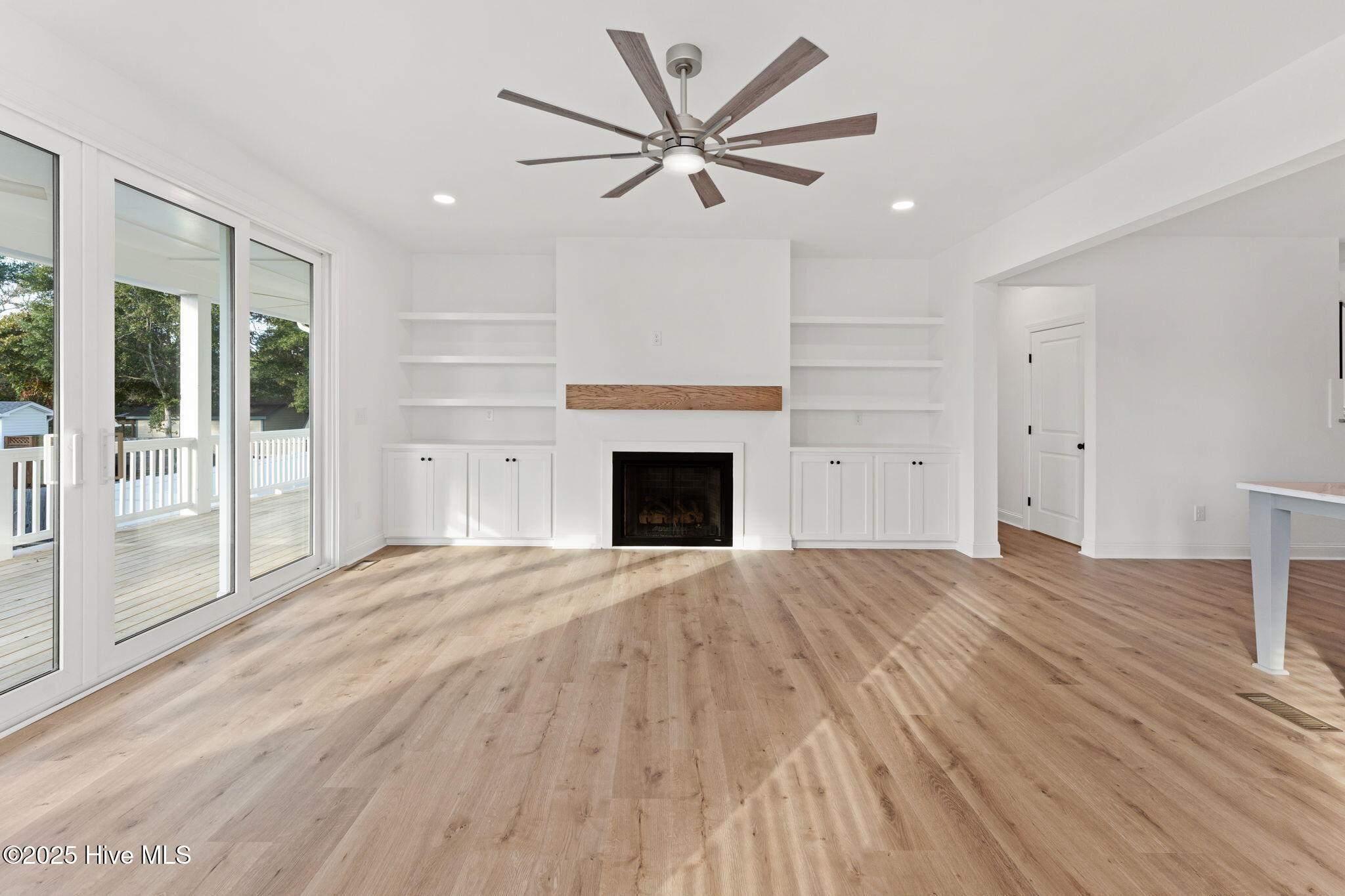 100539772 | Photo 10