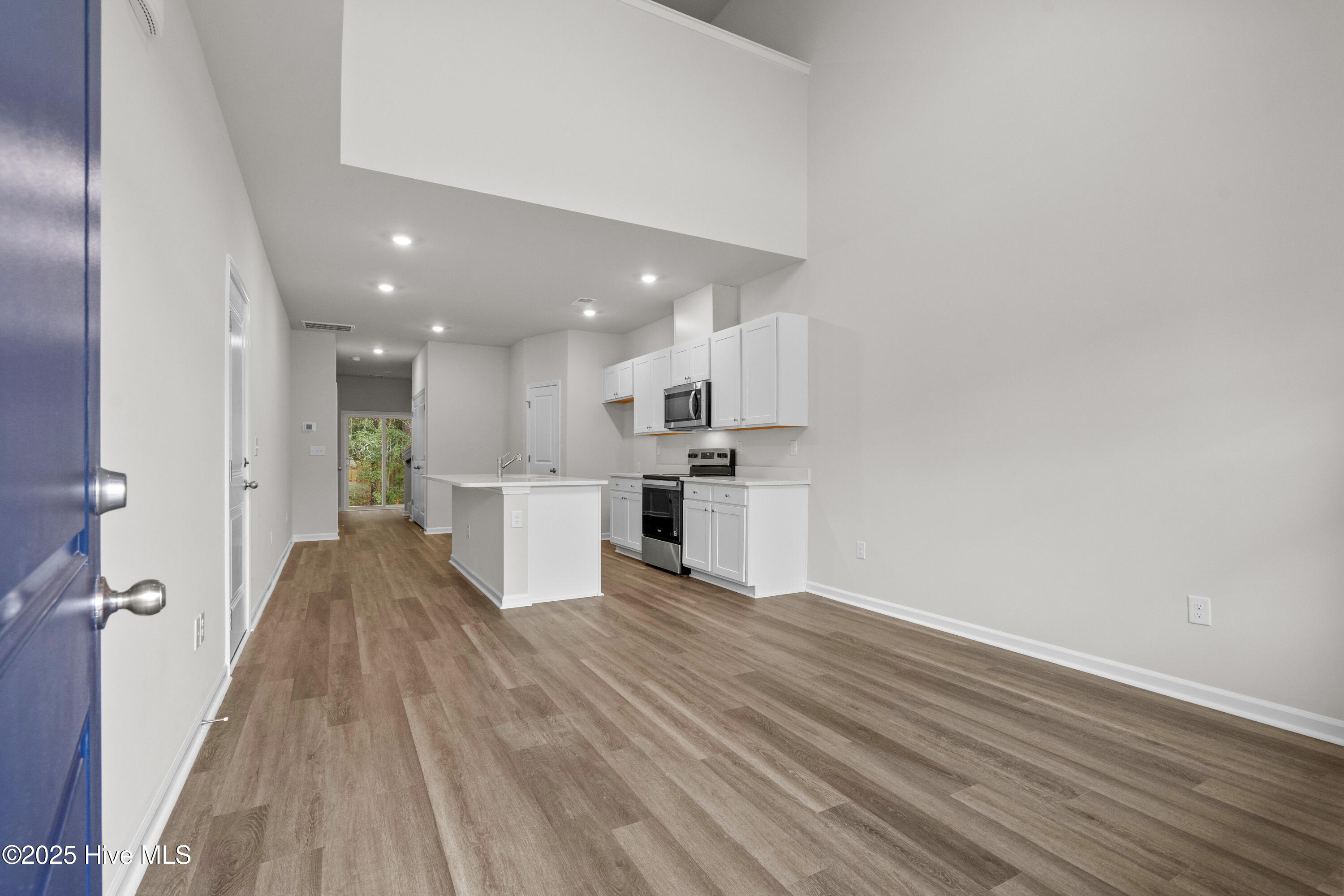 100514545 | Photo 13