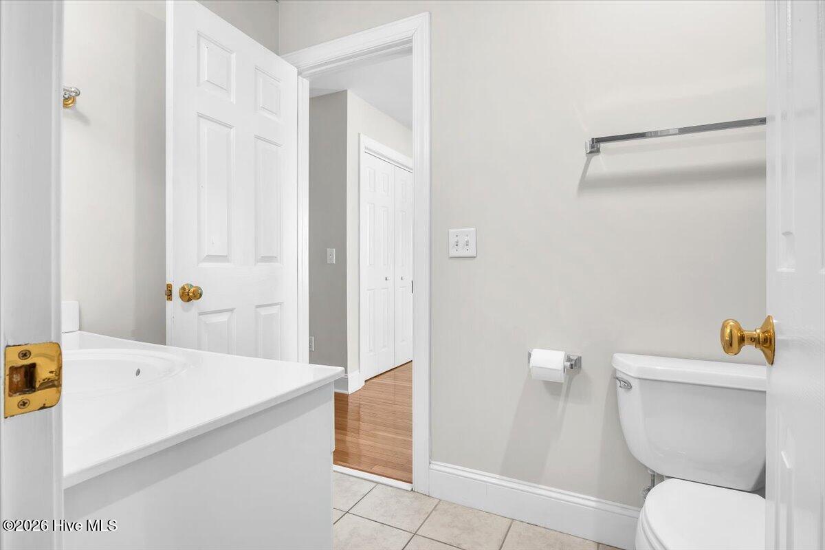 100564445 | Photo 41