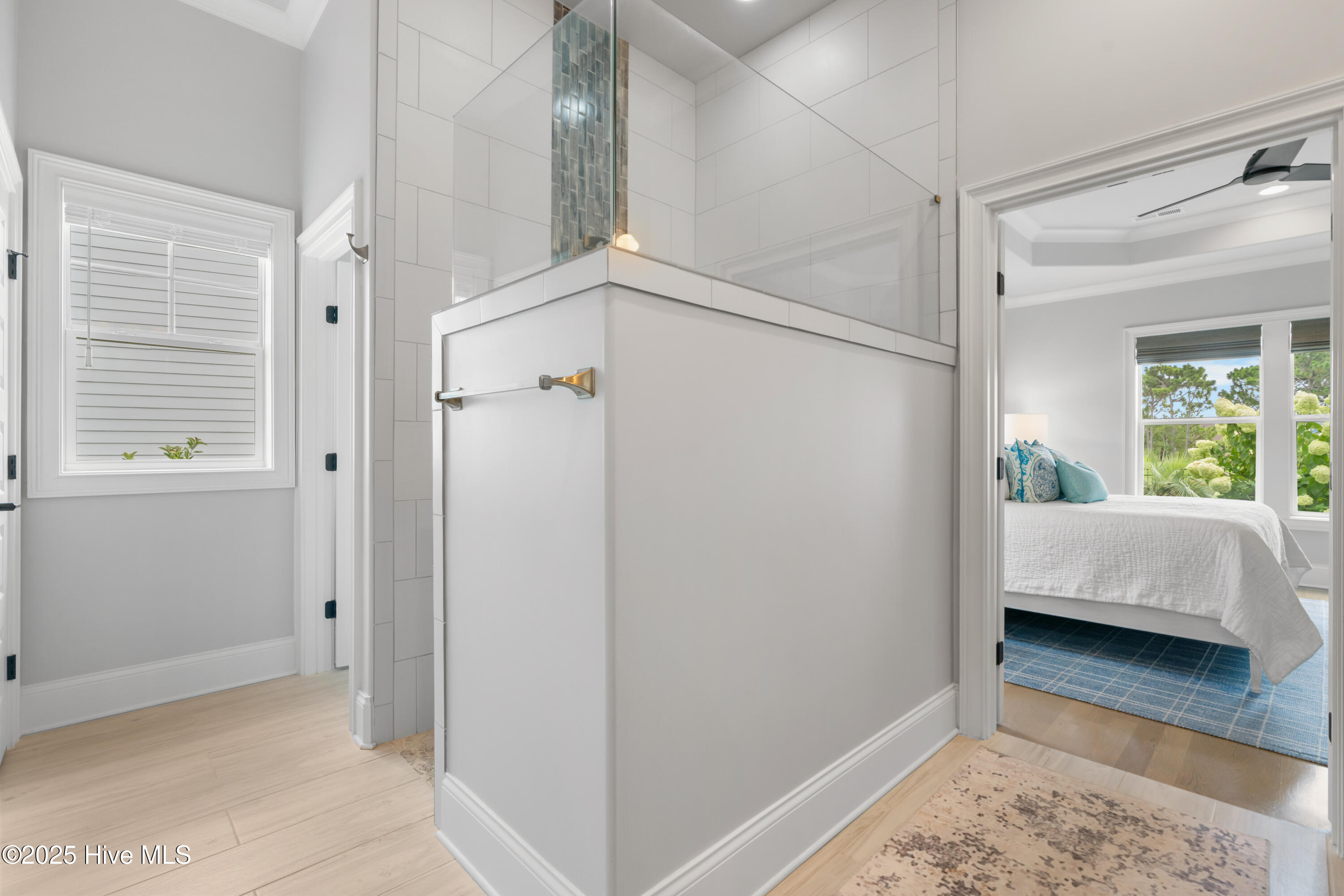 100551576 | Photo 27