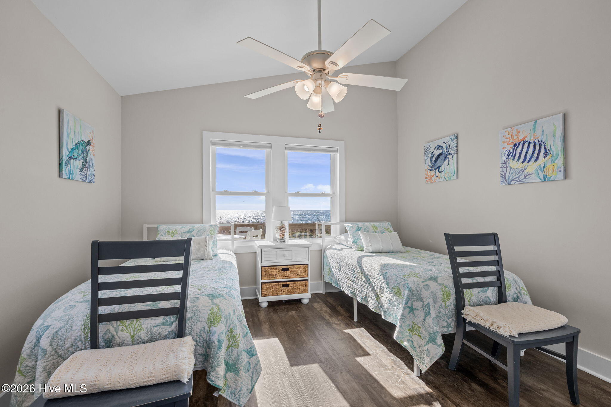 100552483 | Photo 13