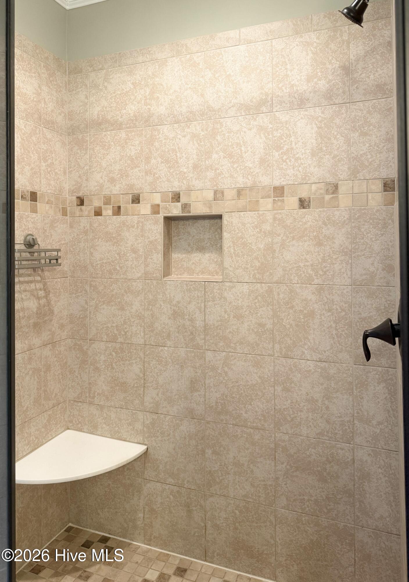 100564868 | Photo 33