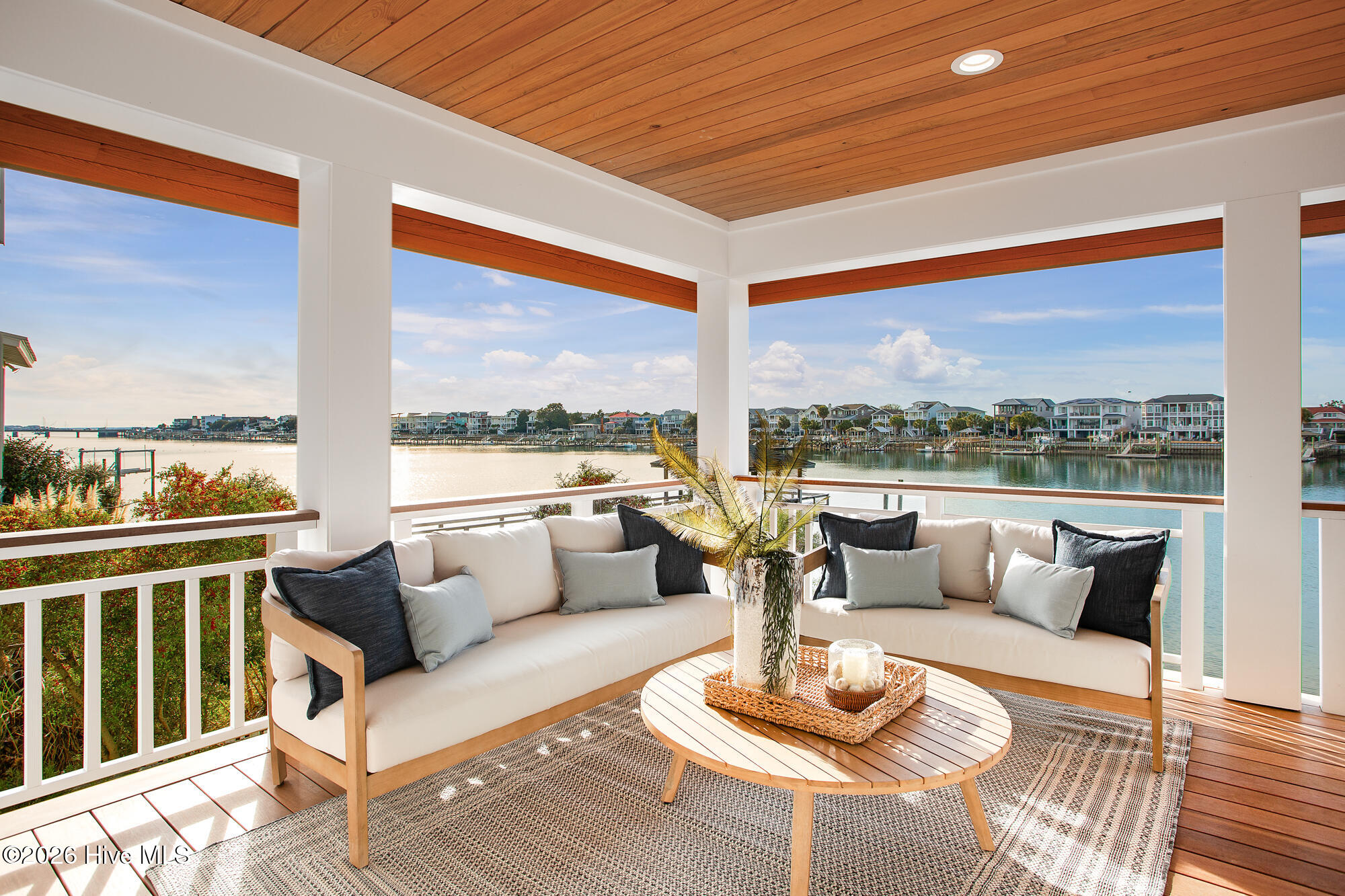 100550703 | Photo 26