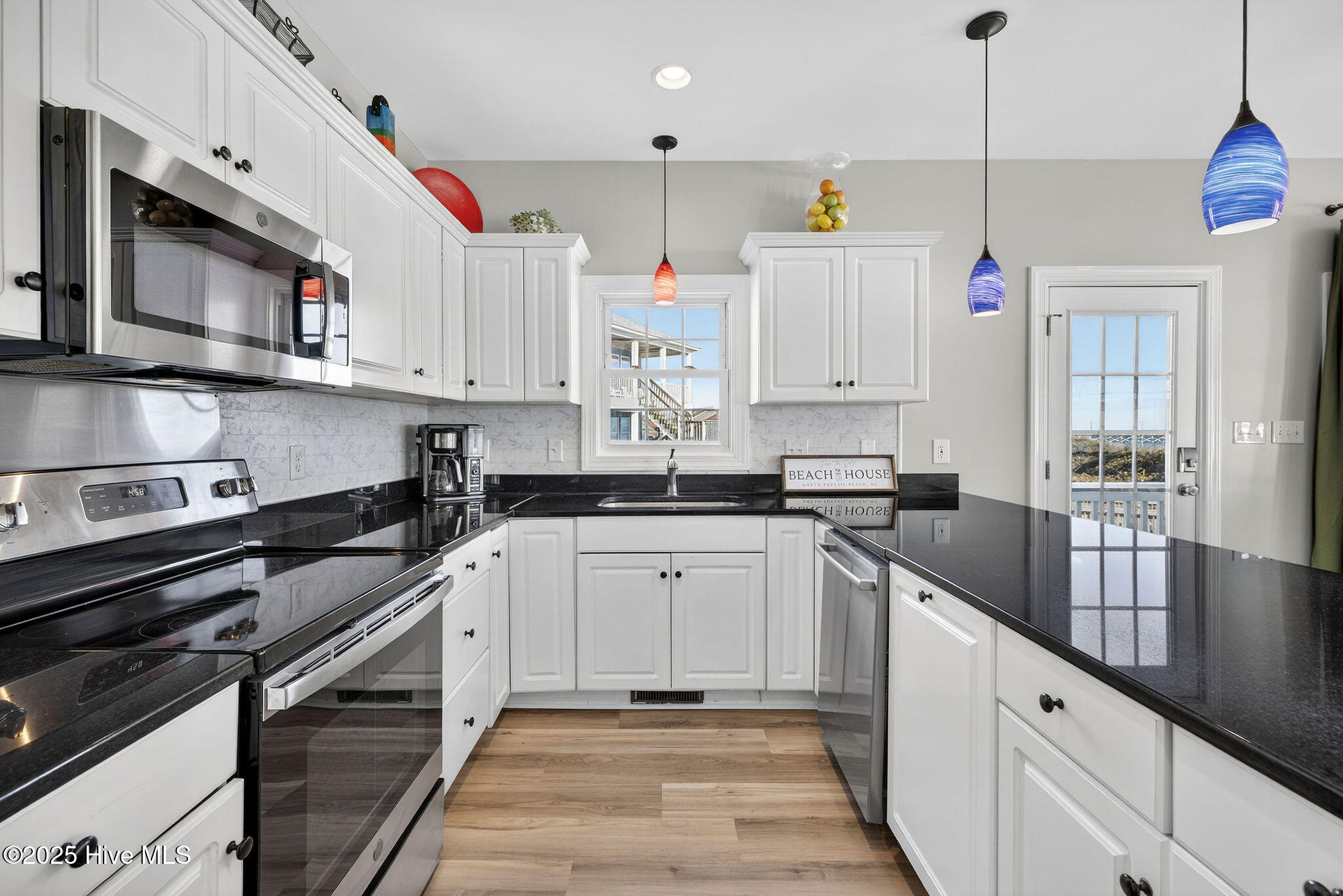 100544779 | Photo 28