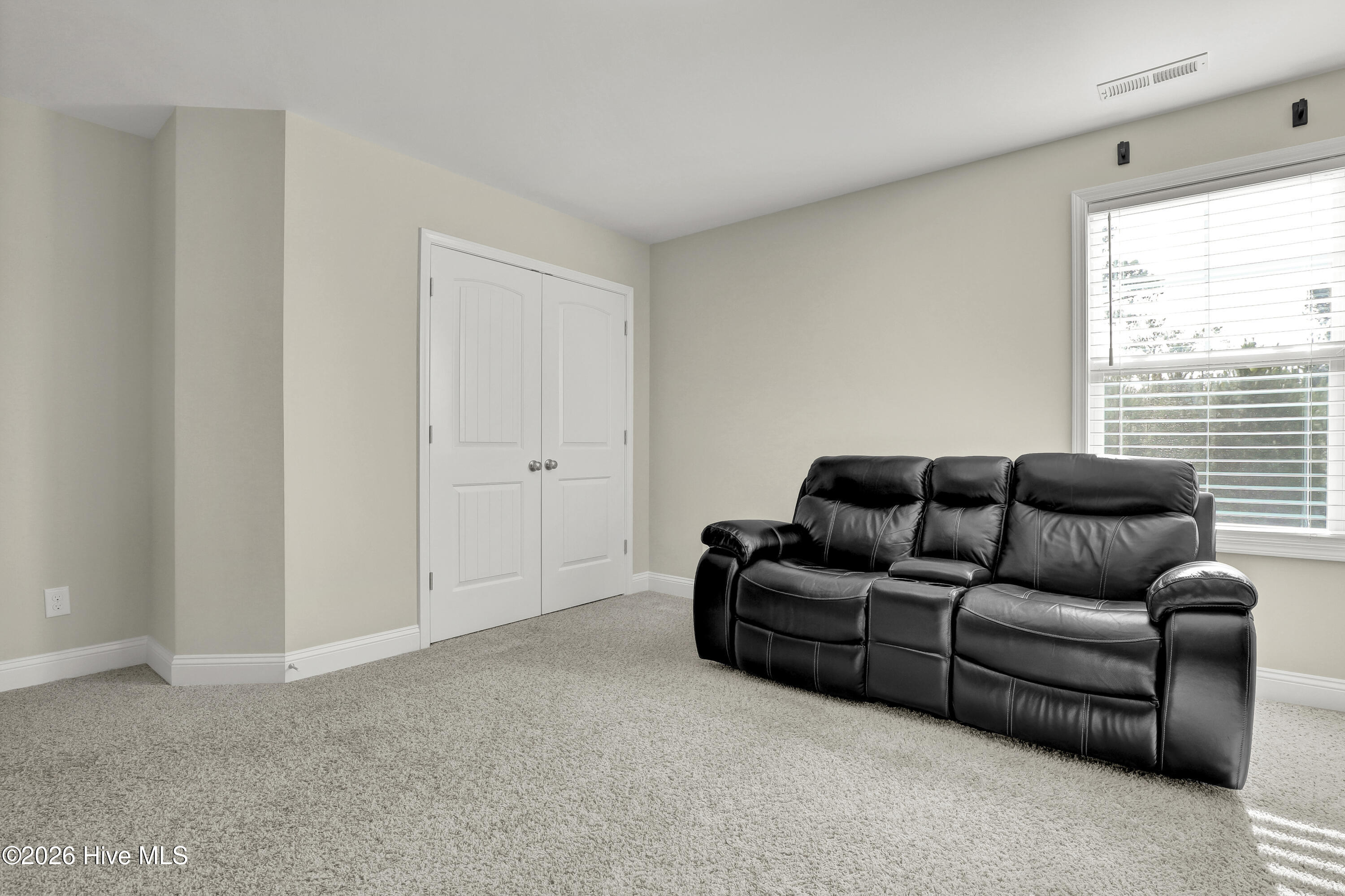 100550912 | Photo 27