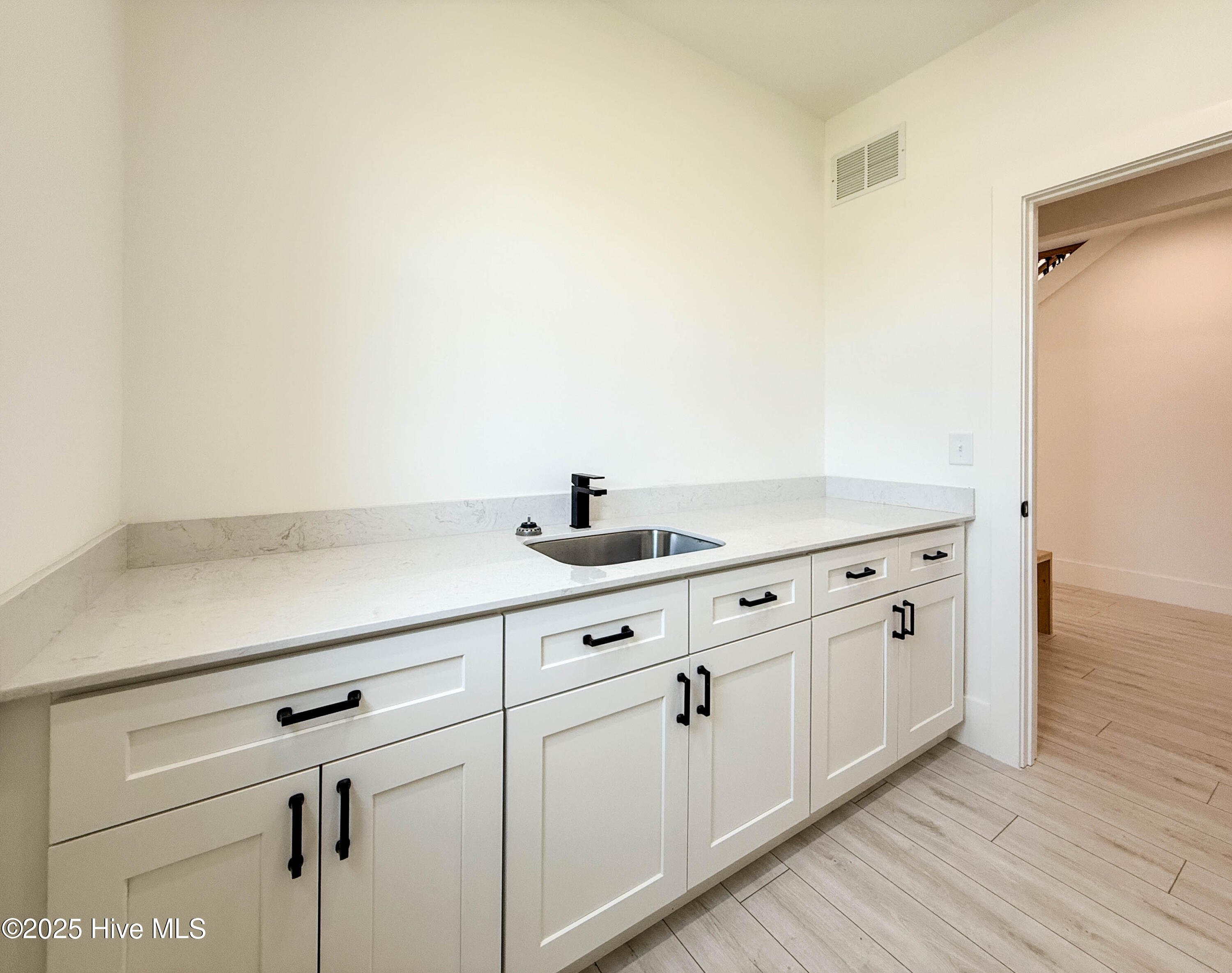 100539536 | Photo 64