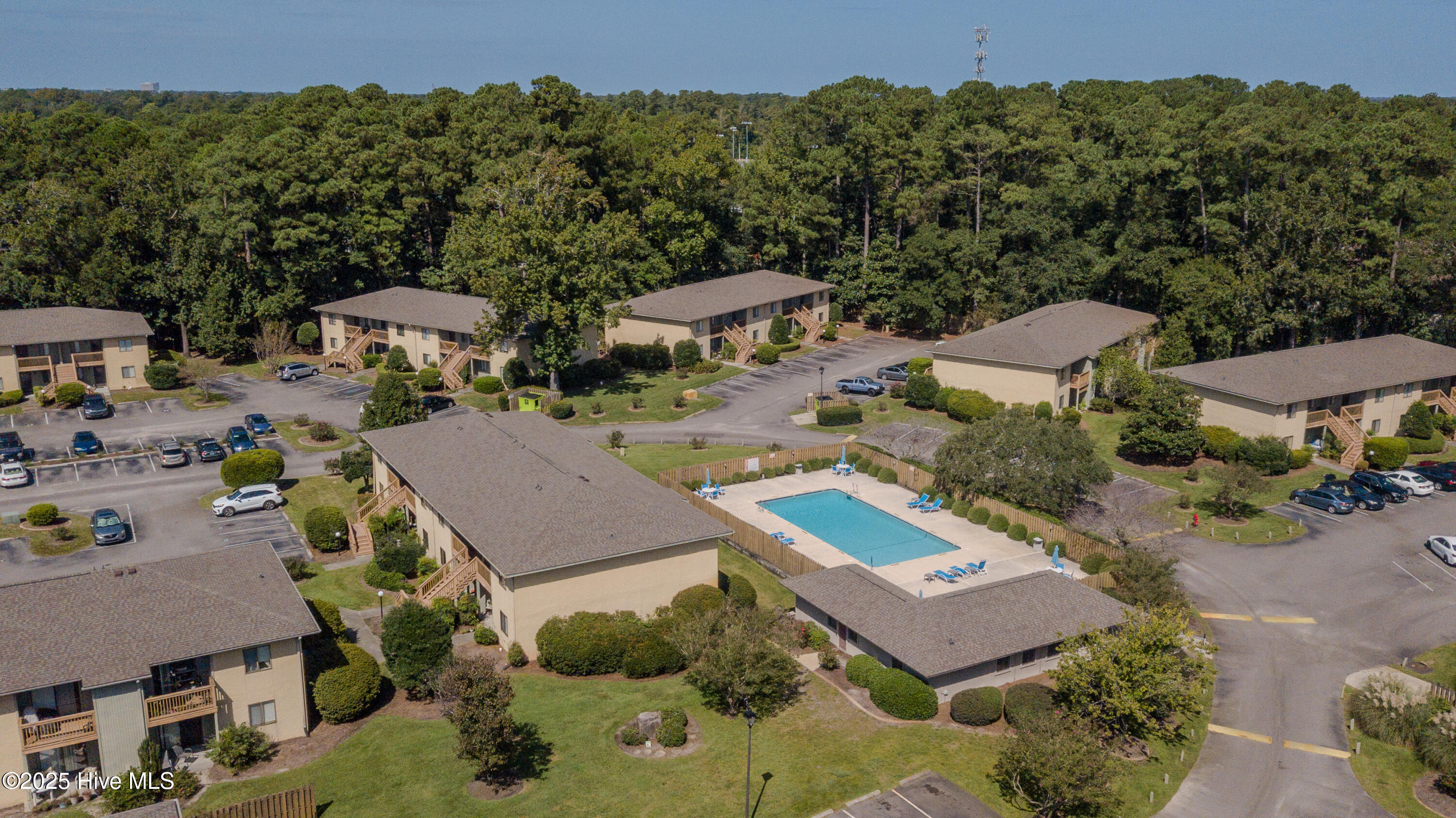 100534188 | Photo 42