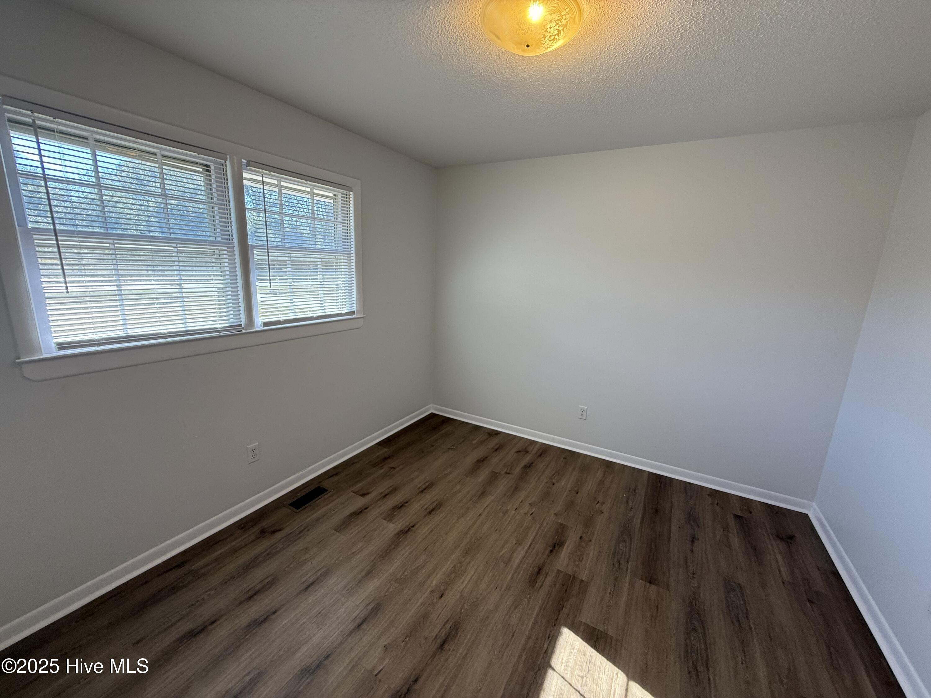 100538023 | Photo 17