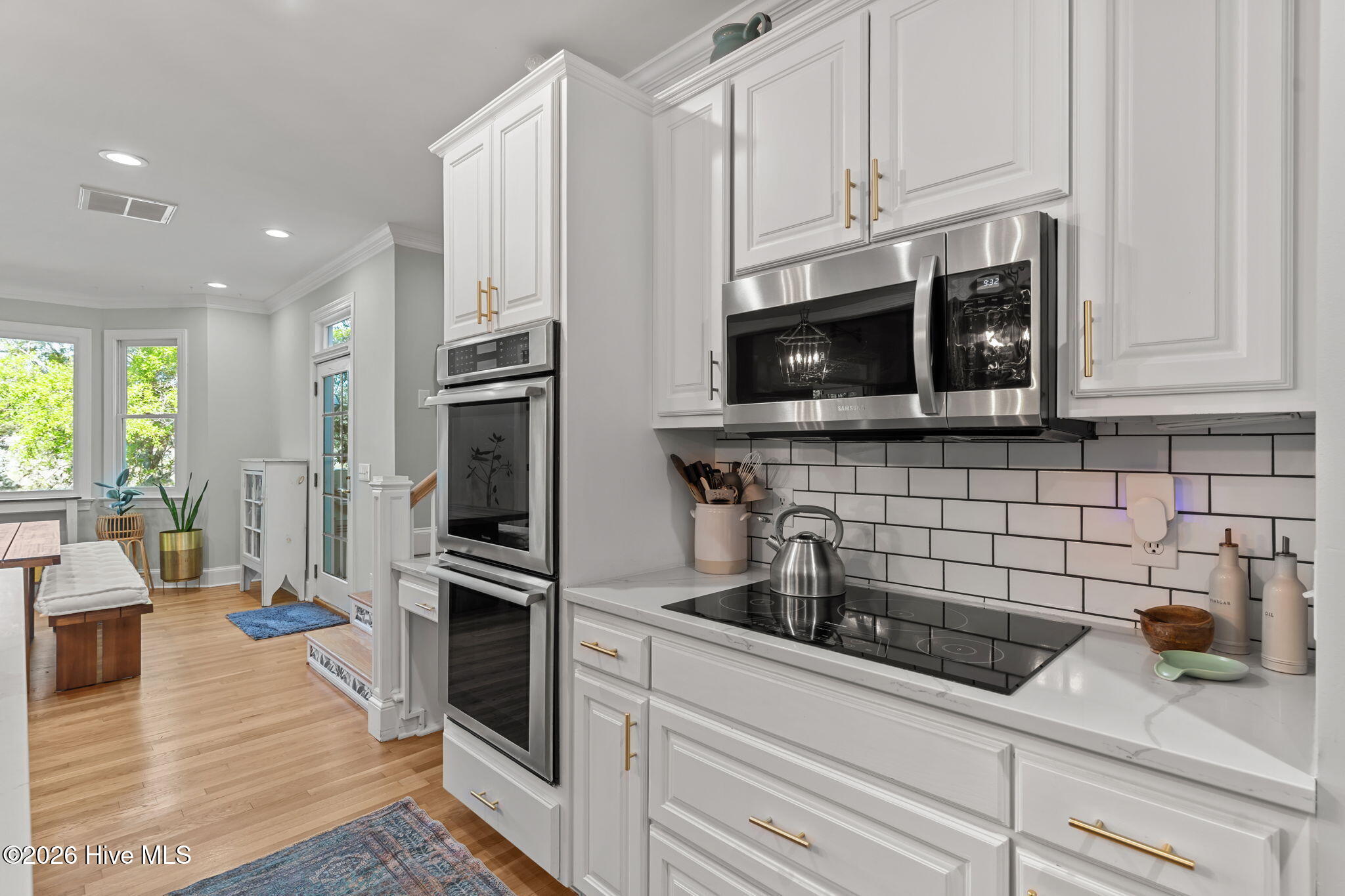 100556874 | Photo 27