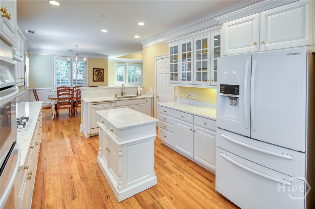 Kitchen with French Door Refrigerator