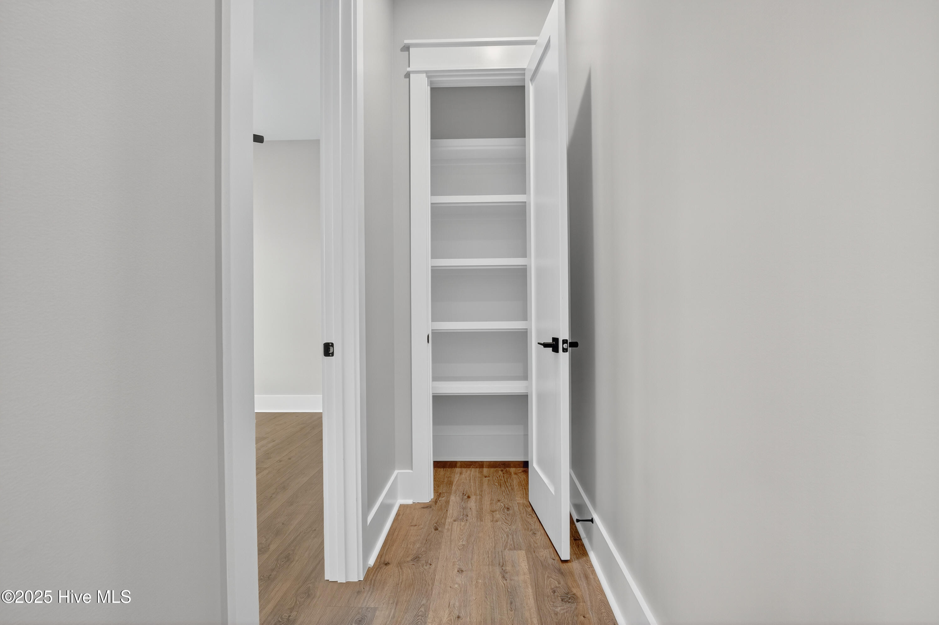 100546984 | Photo 36