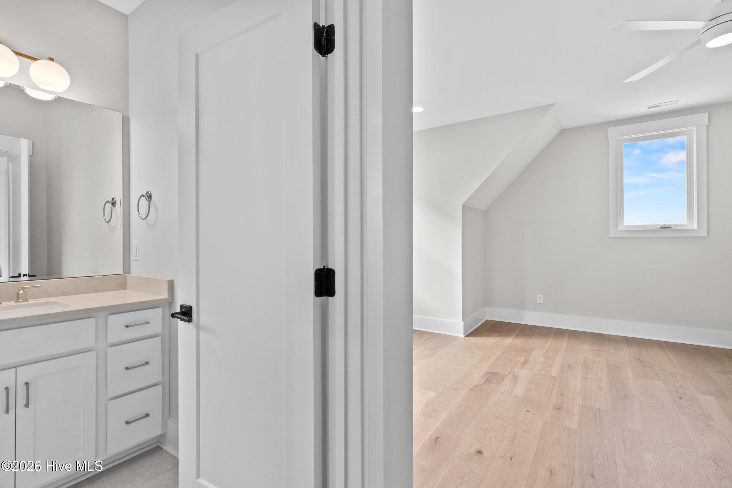 100568514 | Photo 35