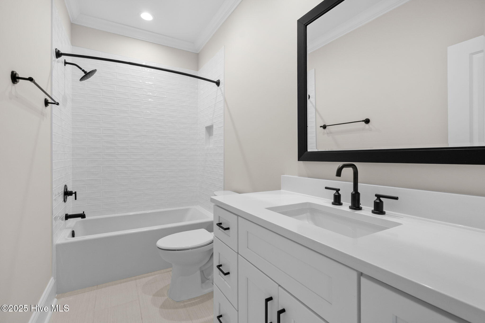 100509277 | Photo 62