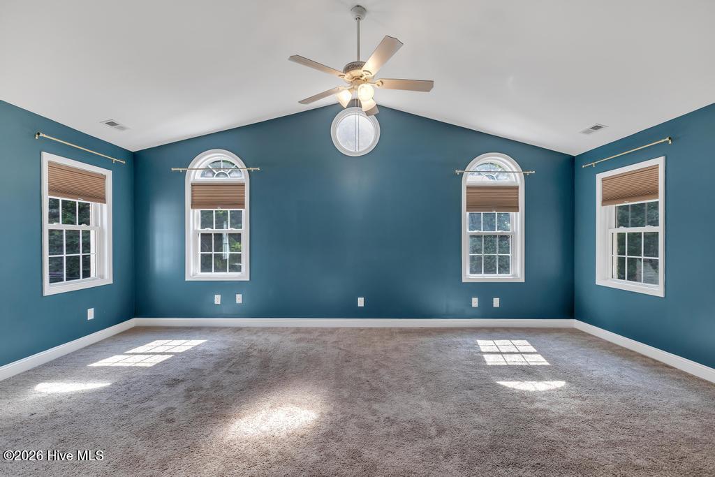 100551795 | Photo 11