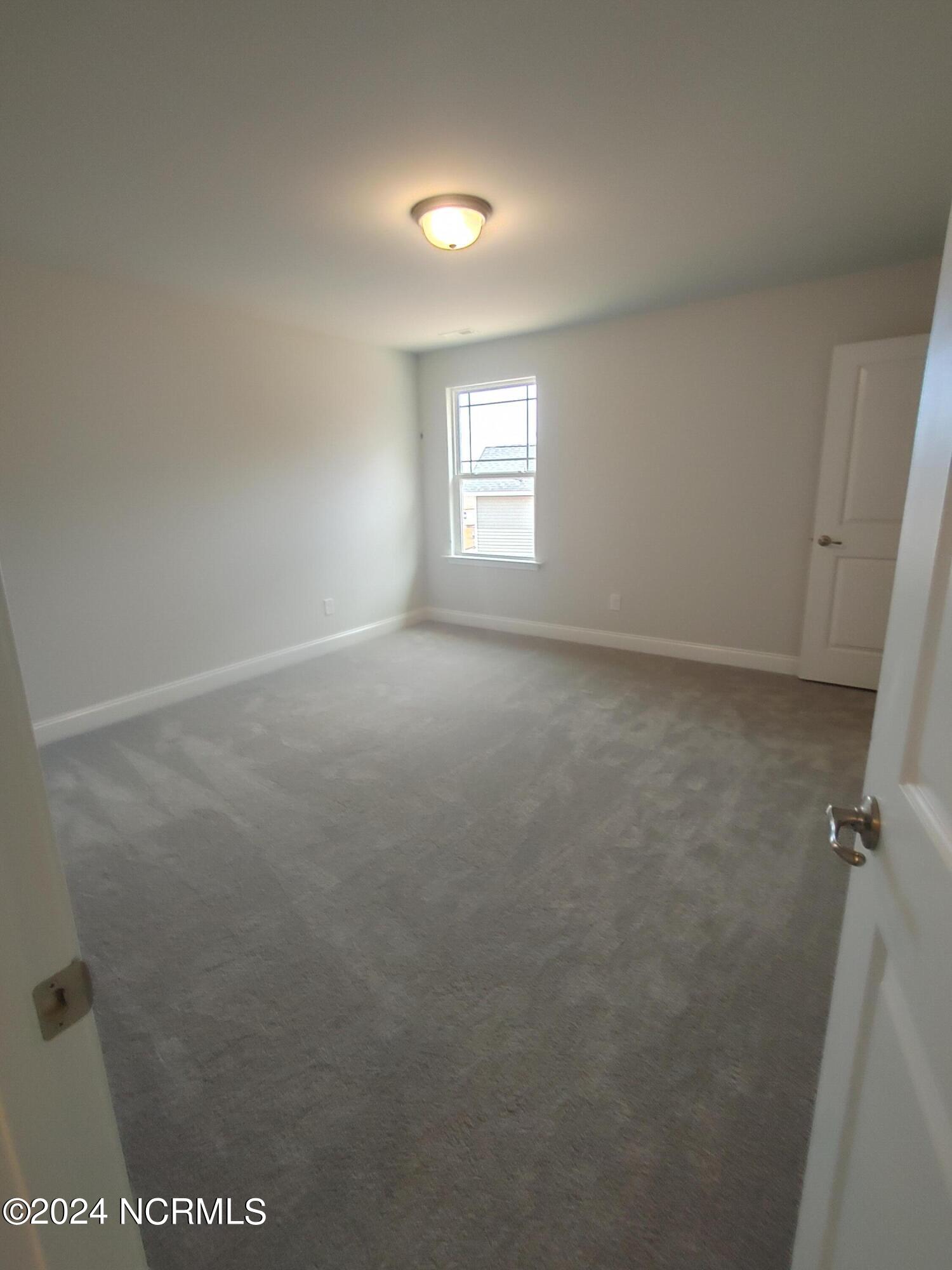 100421007 | Photo 24