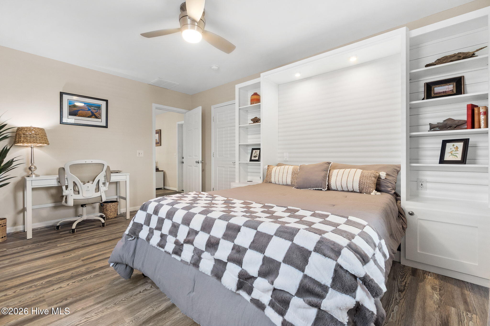 100562755 | Photo 25