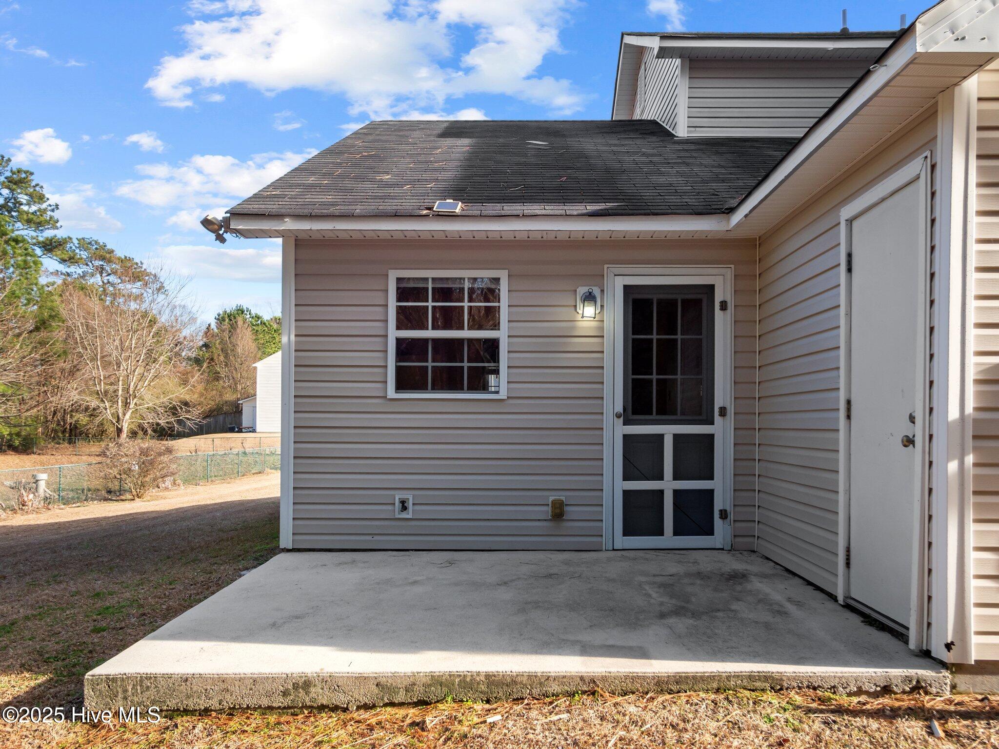 100570696 | Photo 22